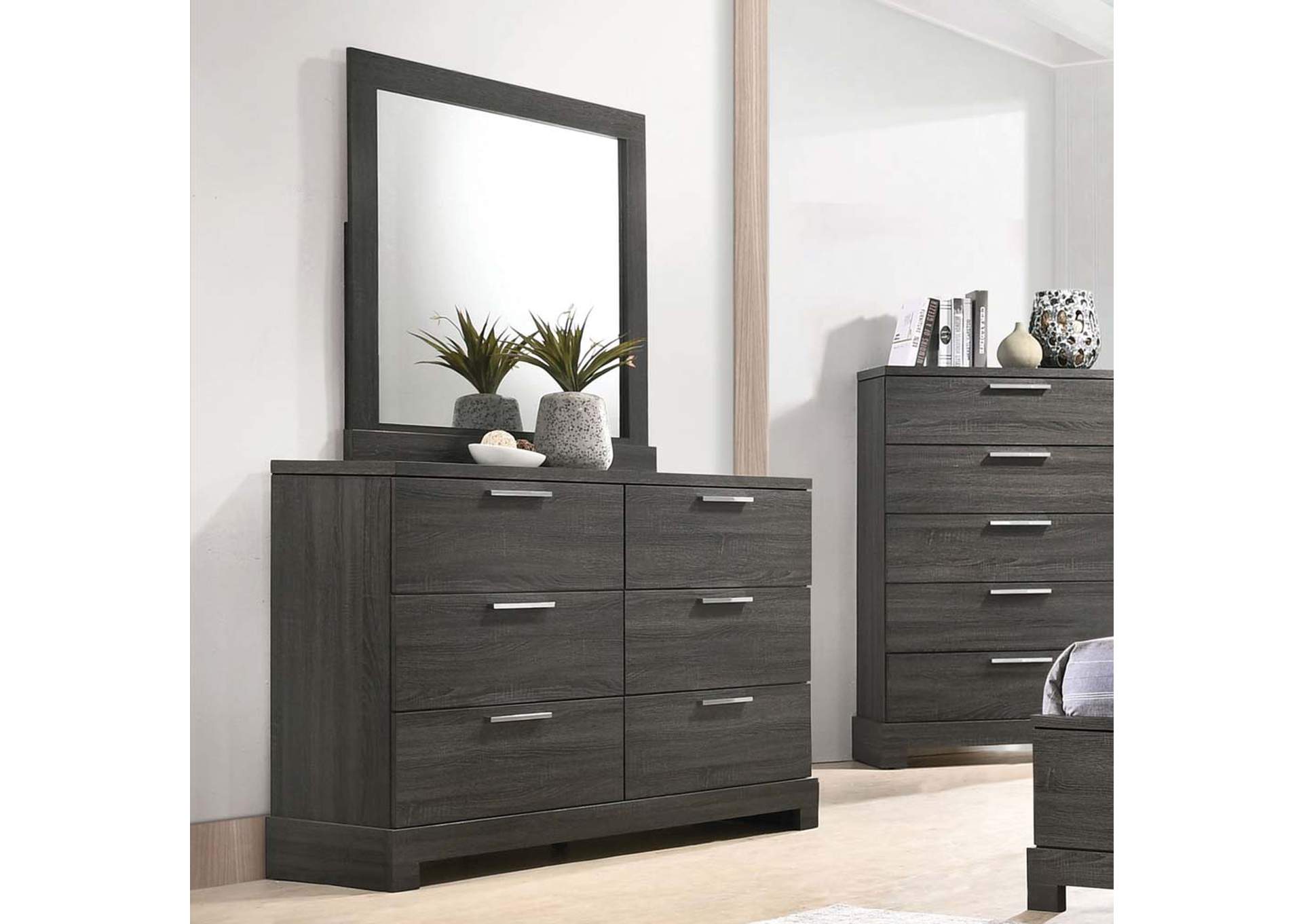 Lantha Dresser