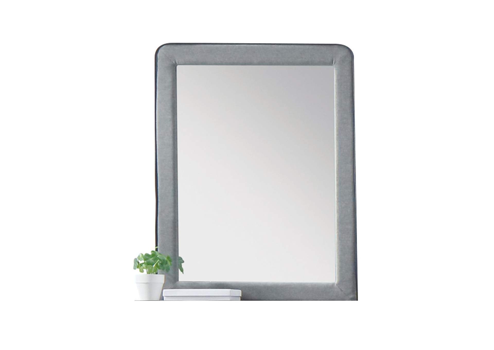 Valda Mirror image 1