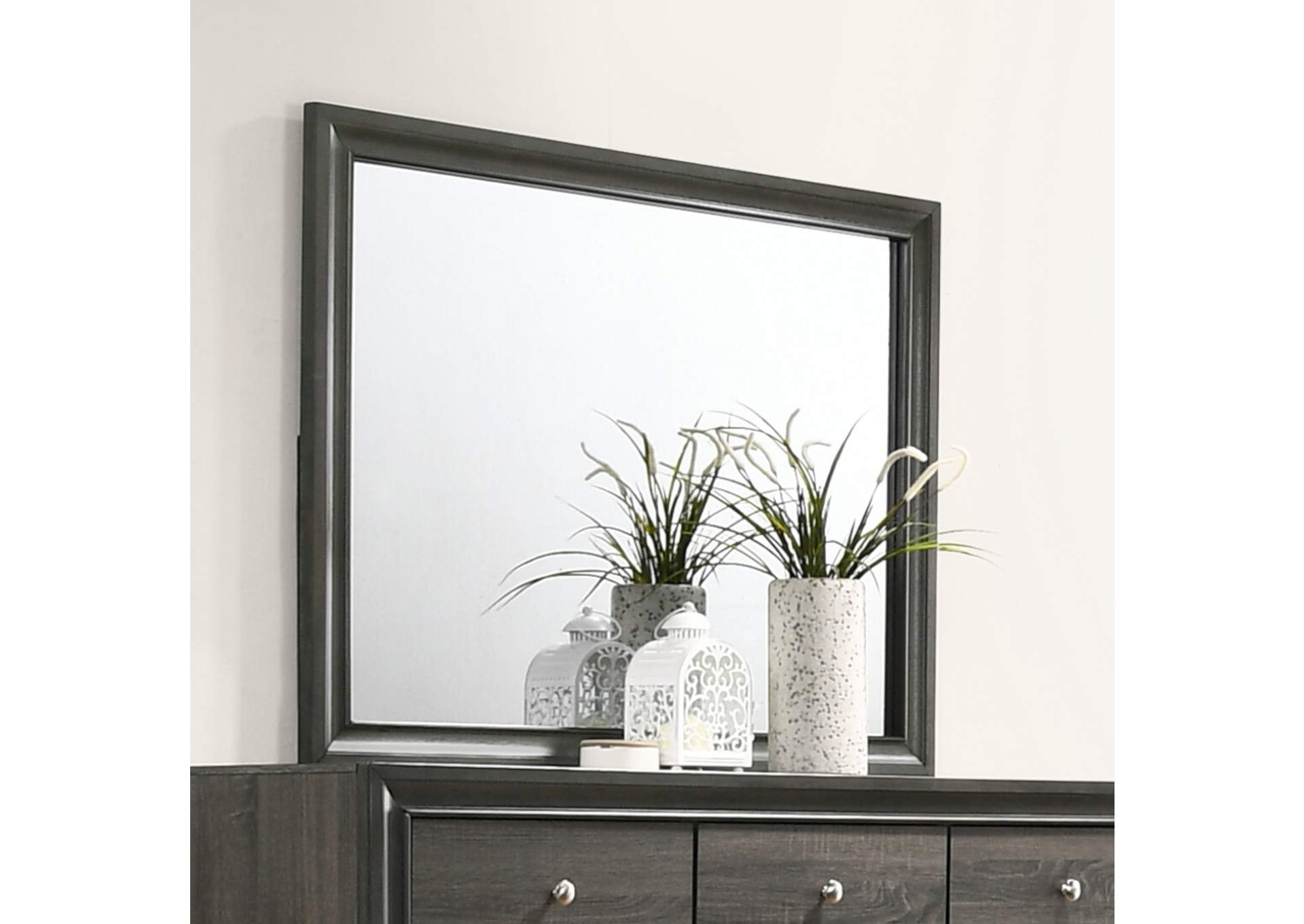 Naima Mirror image 1