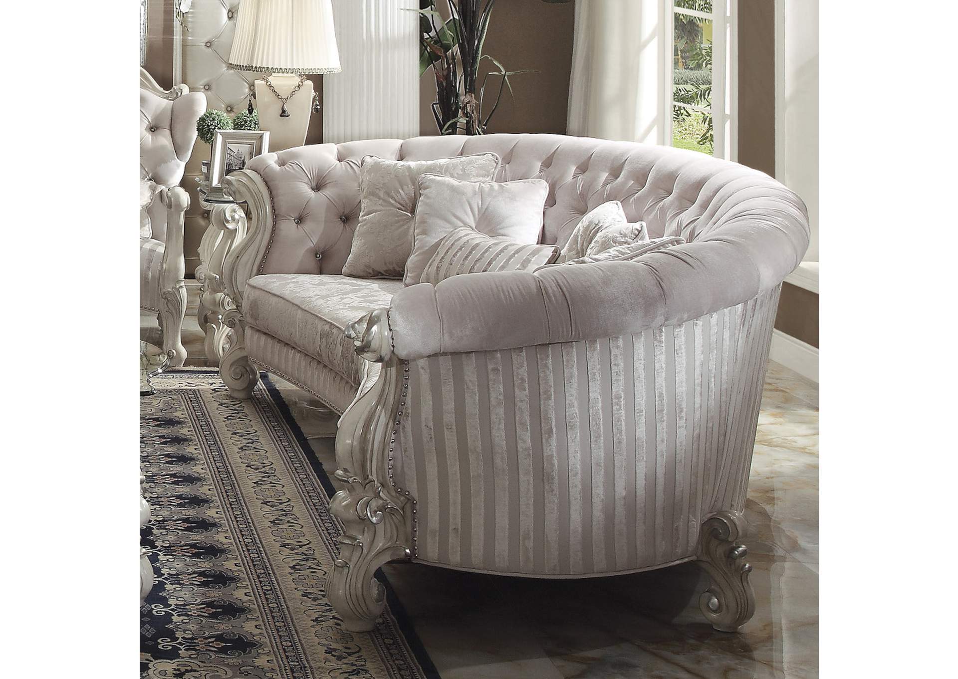 Versailles Sofa with 5 Pillows image 1