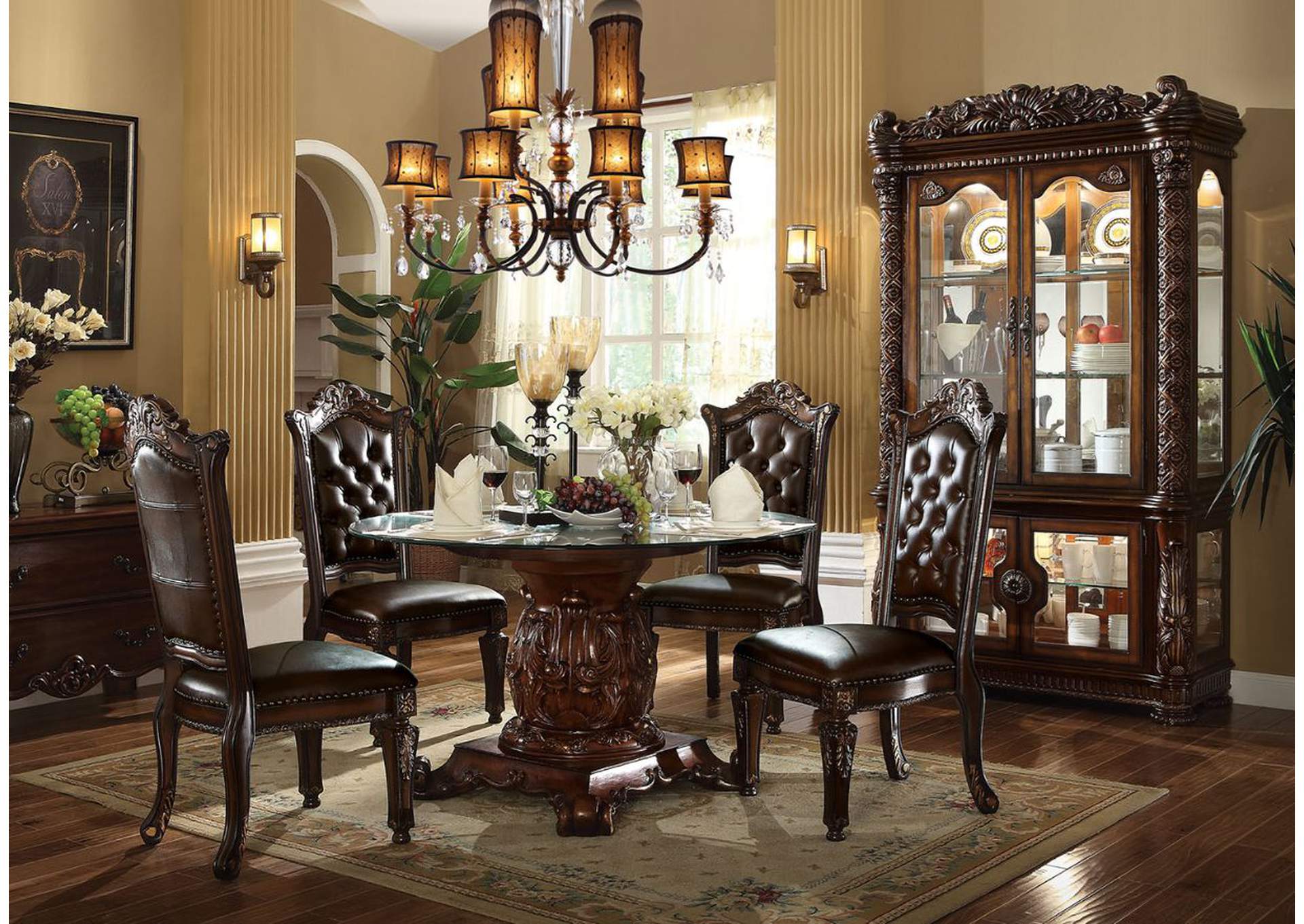 Vendome Round Dining Table