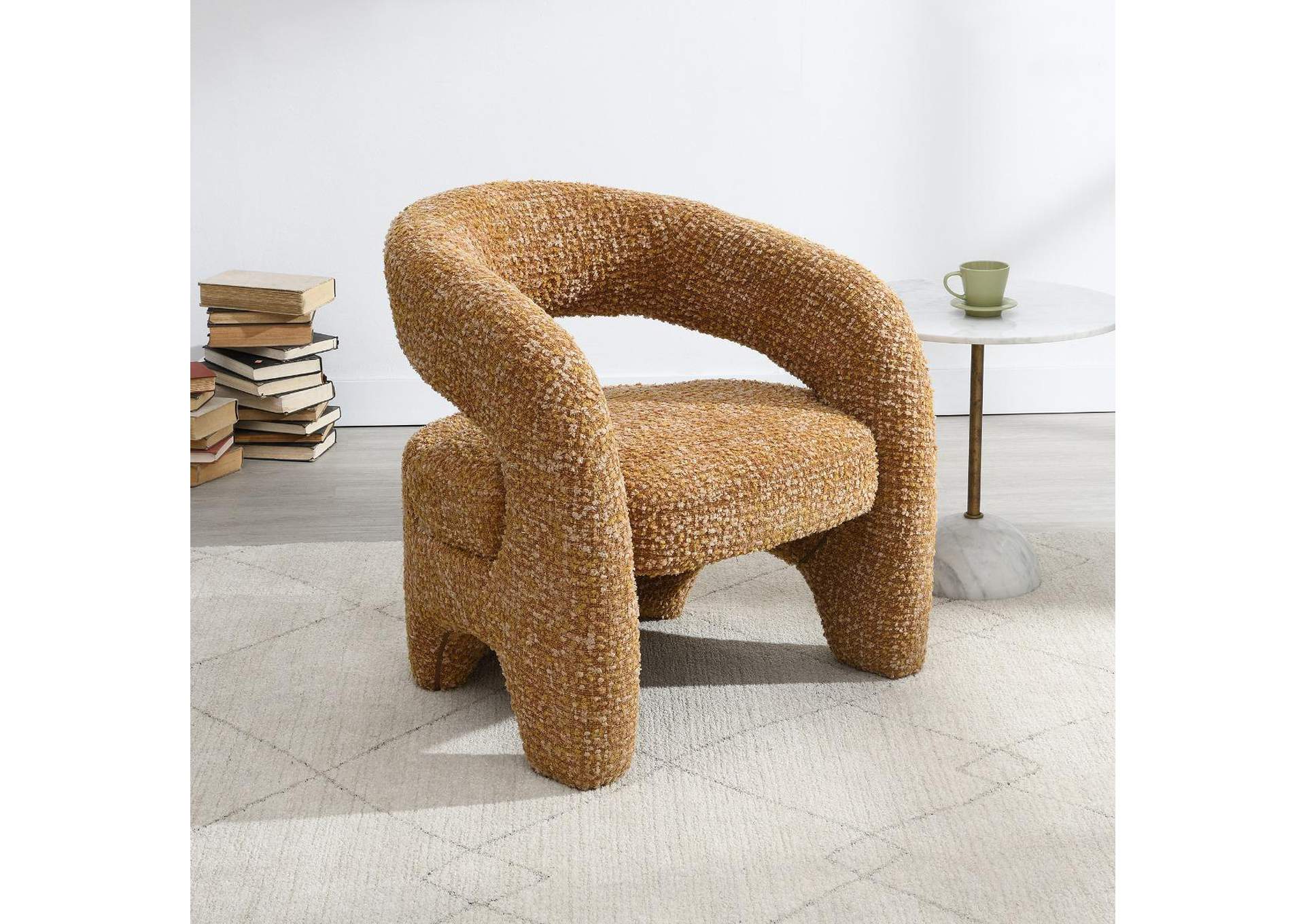 Pelia Accent Chair image 1