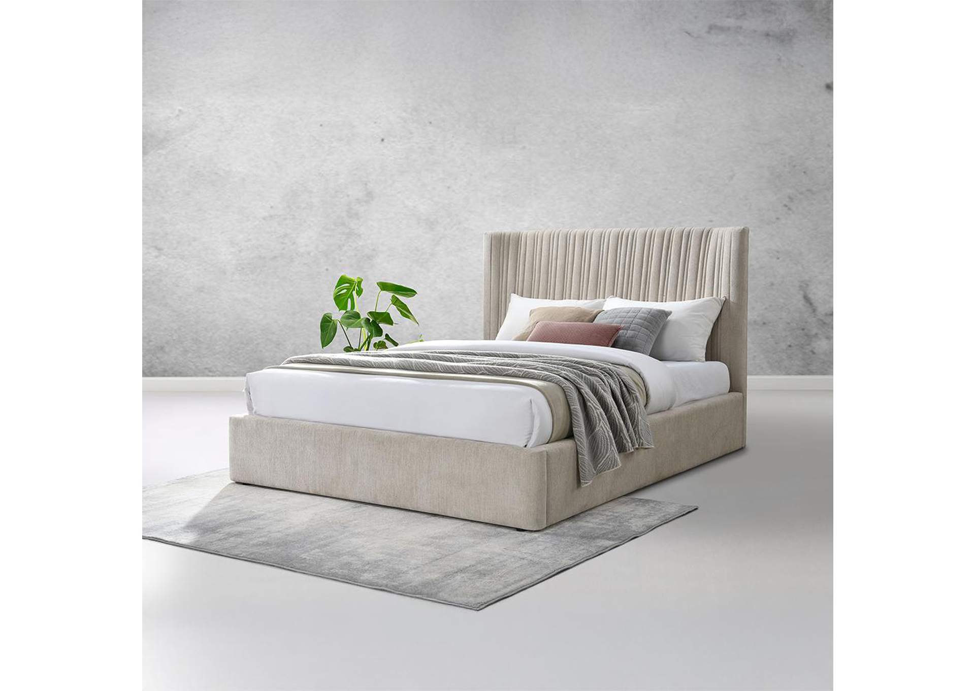 Loren Eastern King Bed image 1