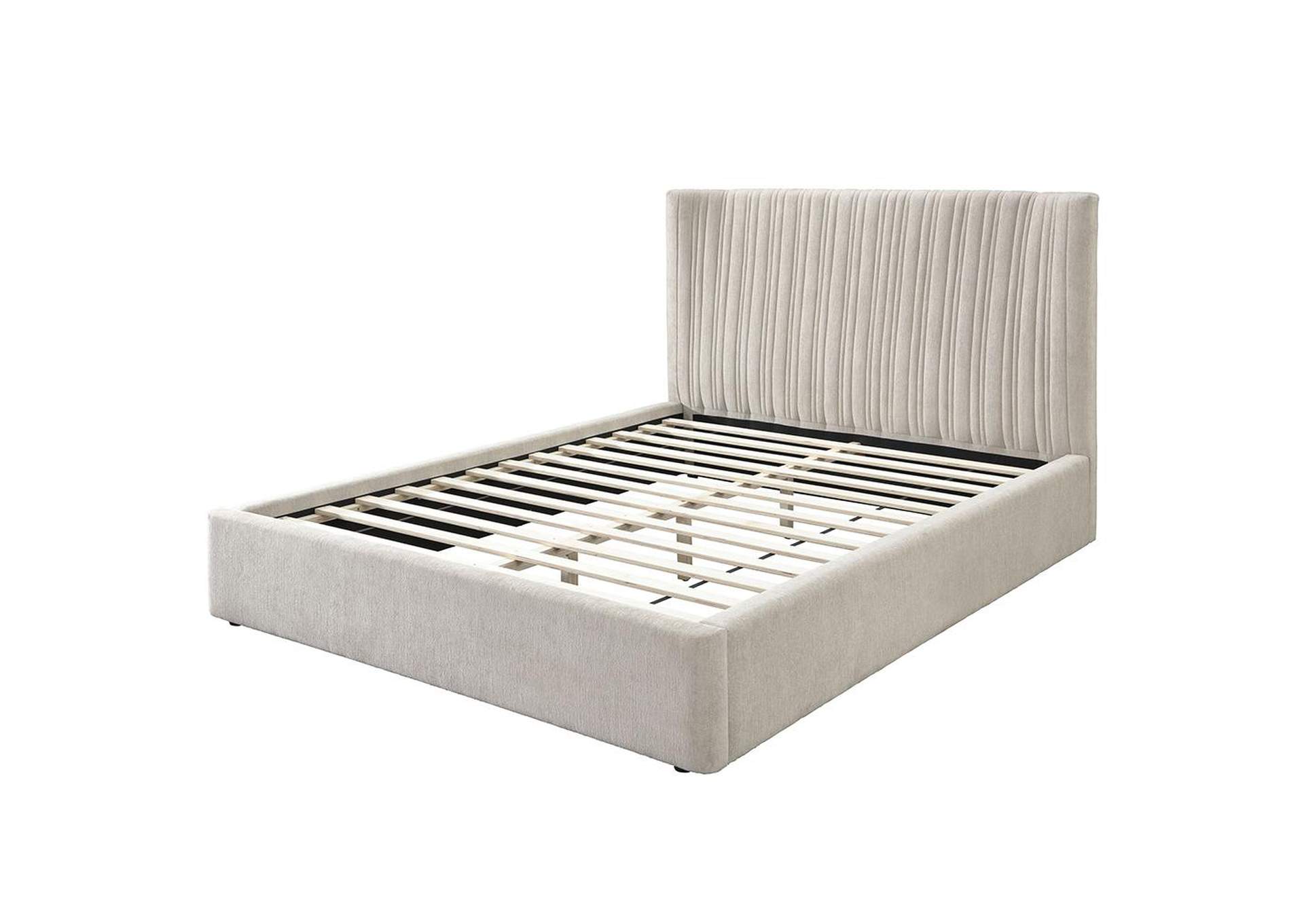 Loren Queen Bed image 3