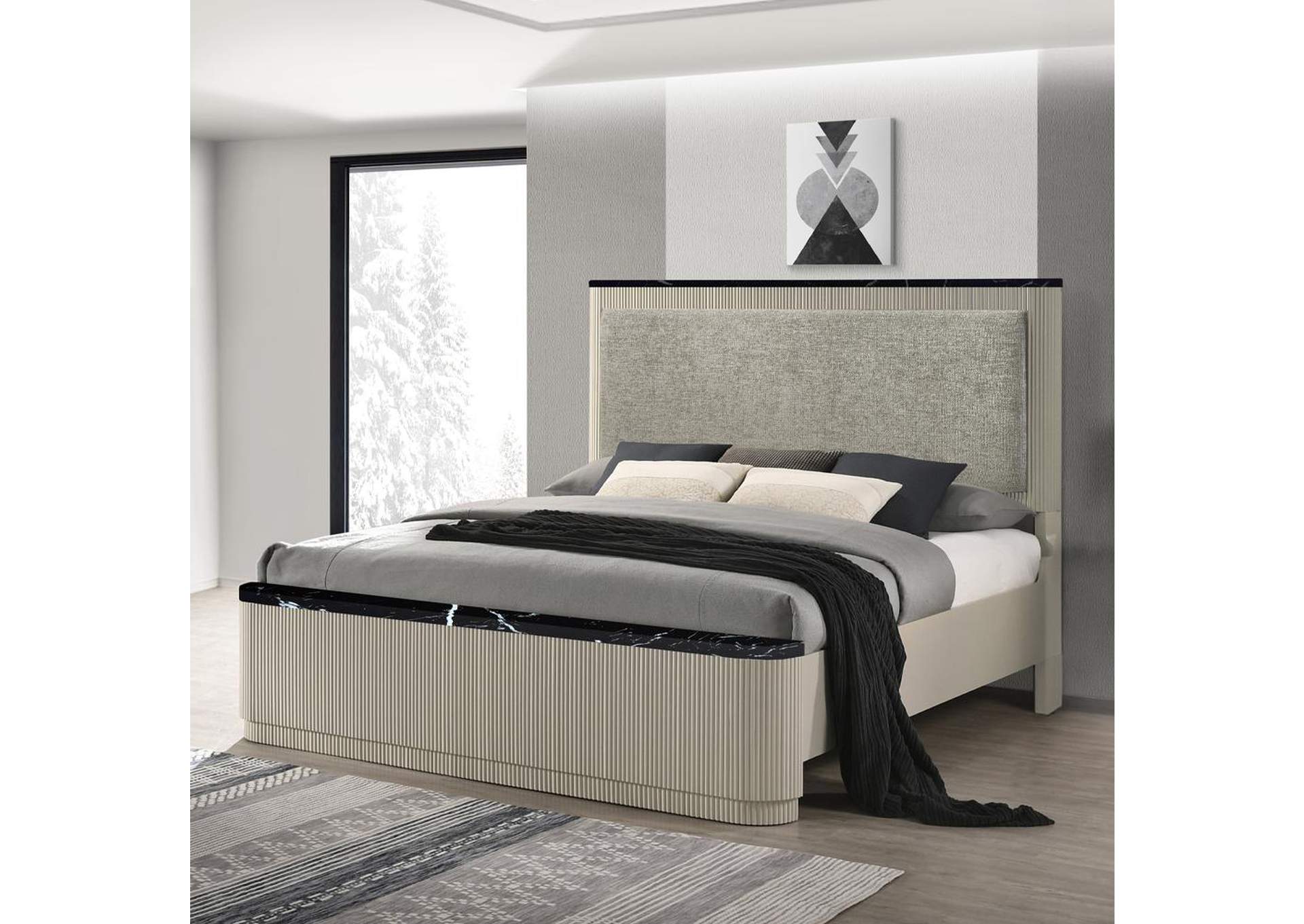 Travonte Queen Bed image 1