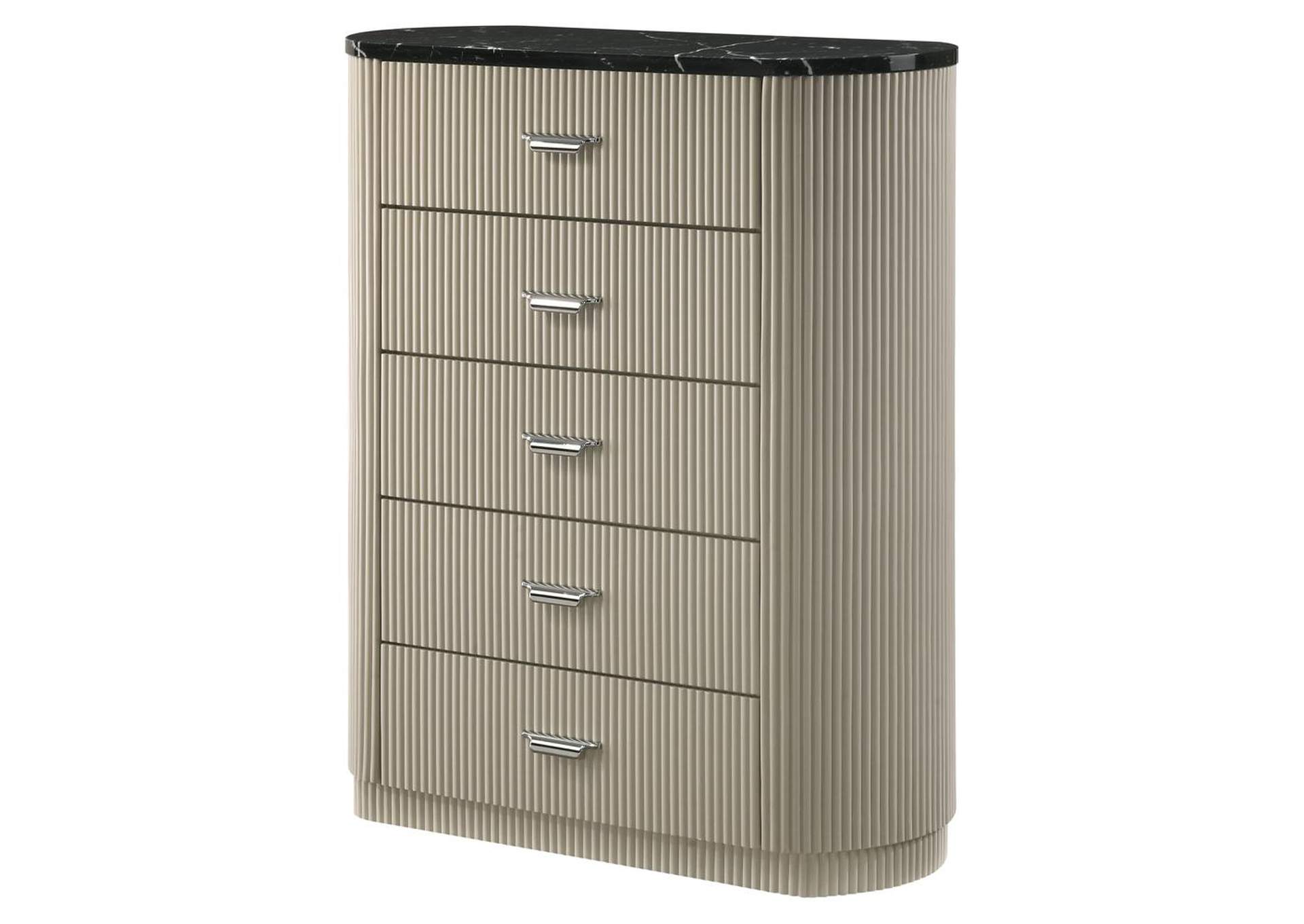 Travonte Chest image 4