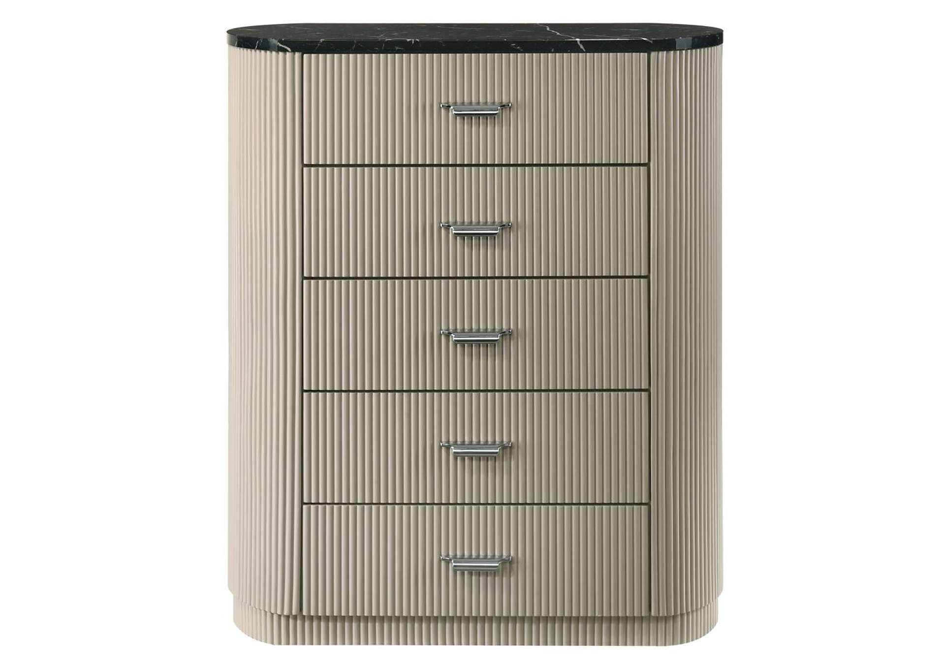 Travonte Chest image 5