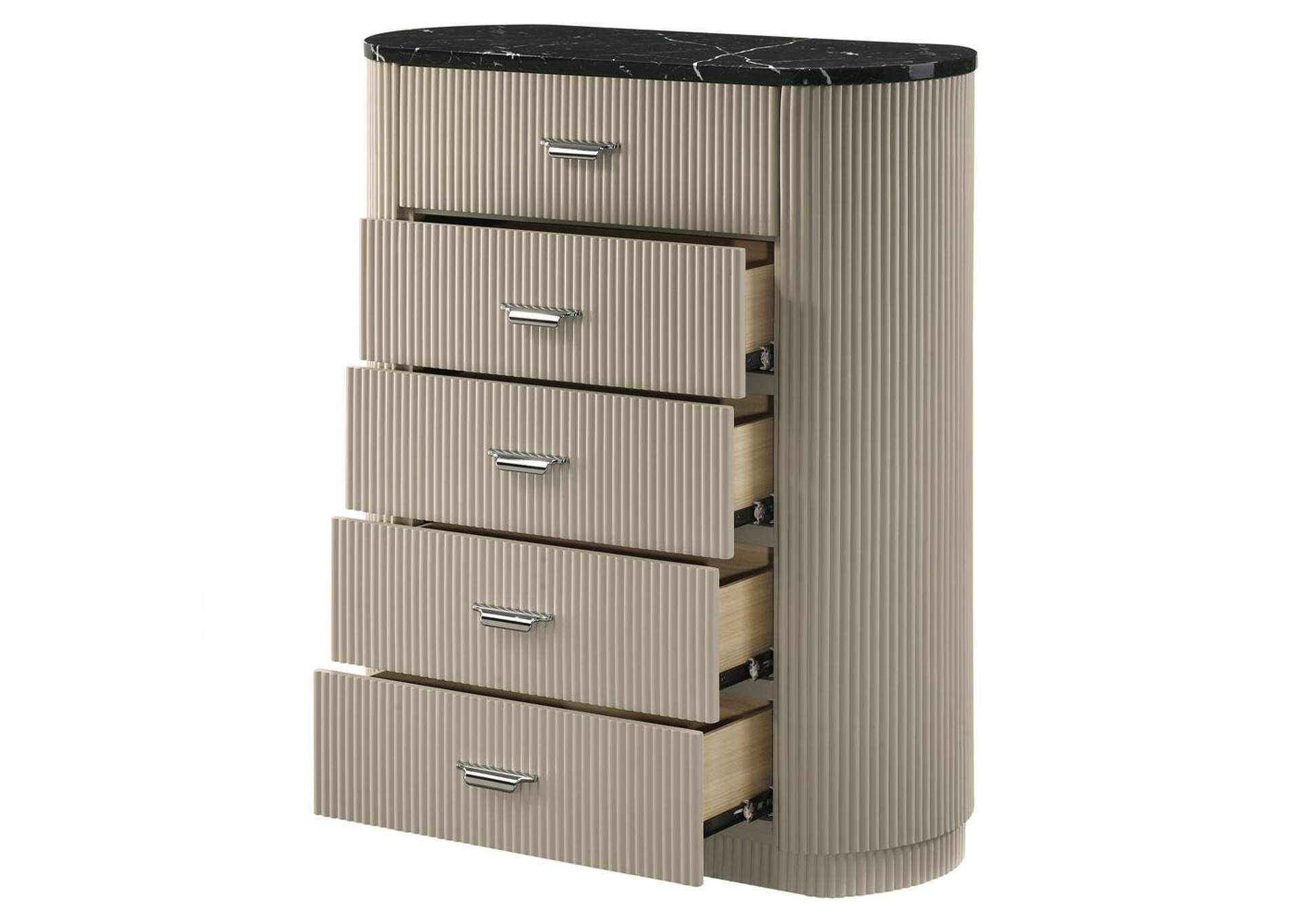 Travonte Chest image 6