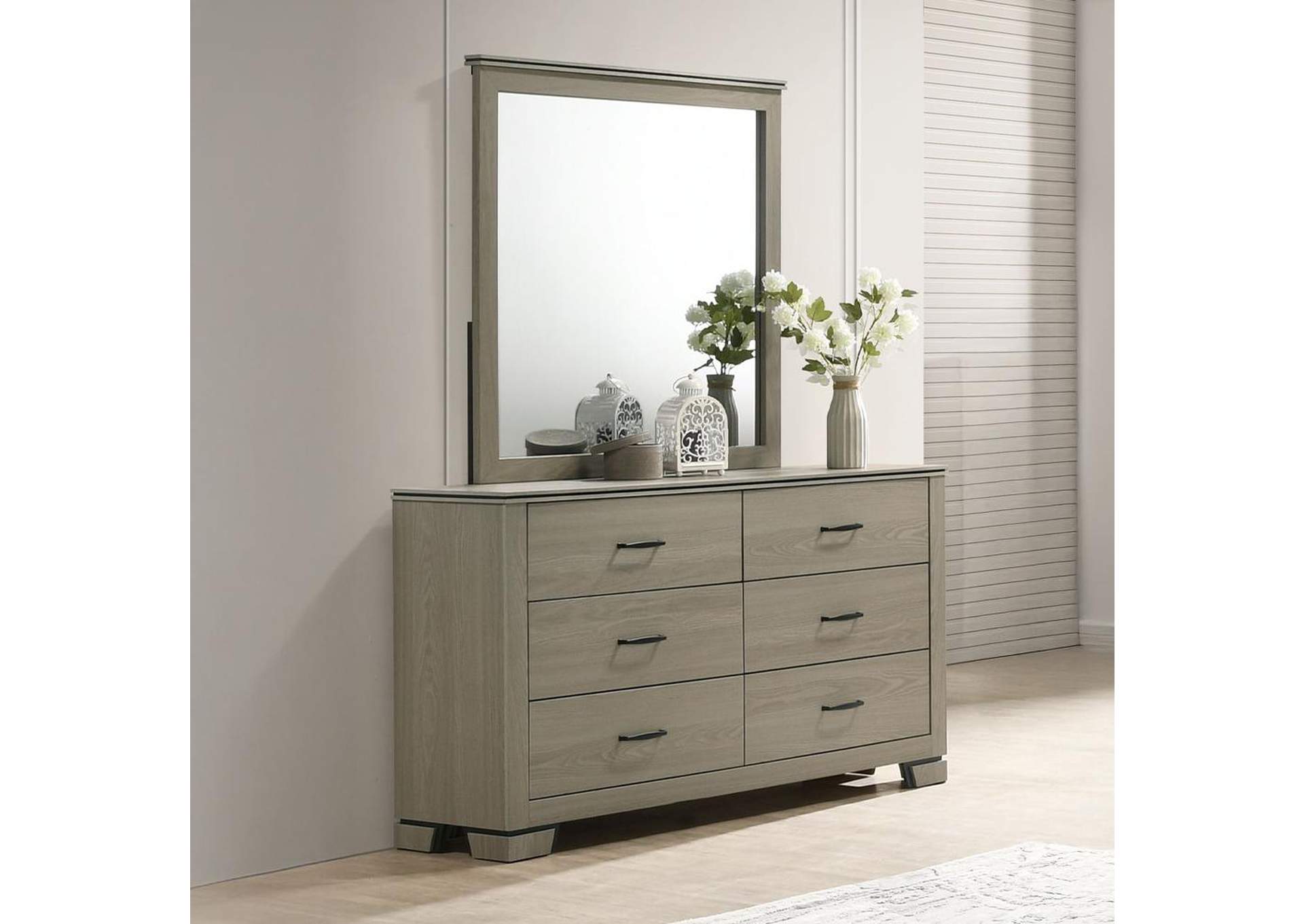 Joanna Mirror image 4