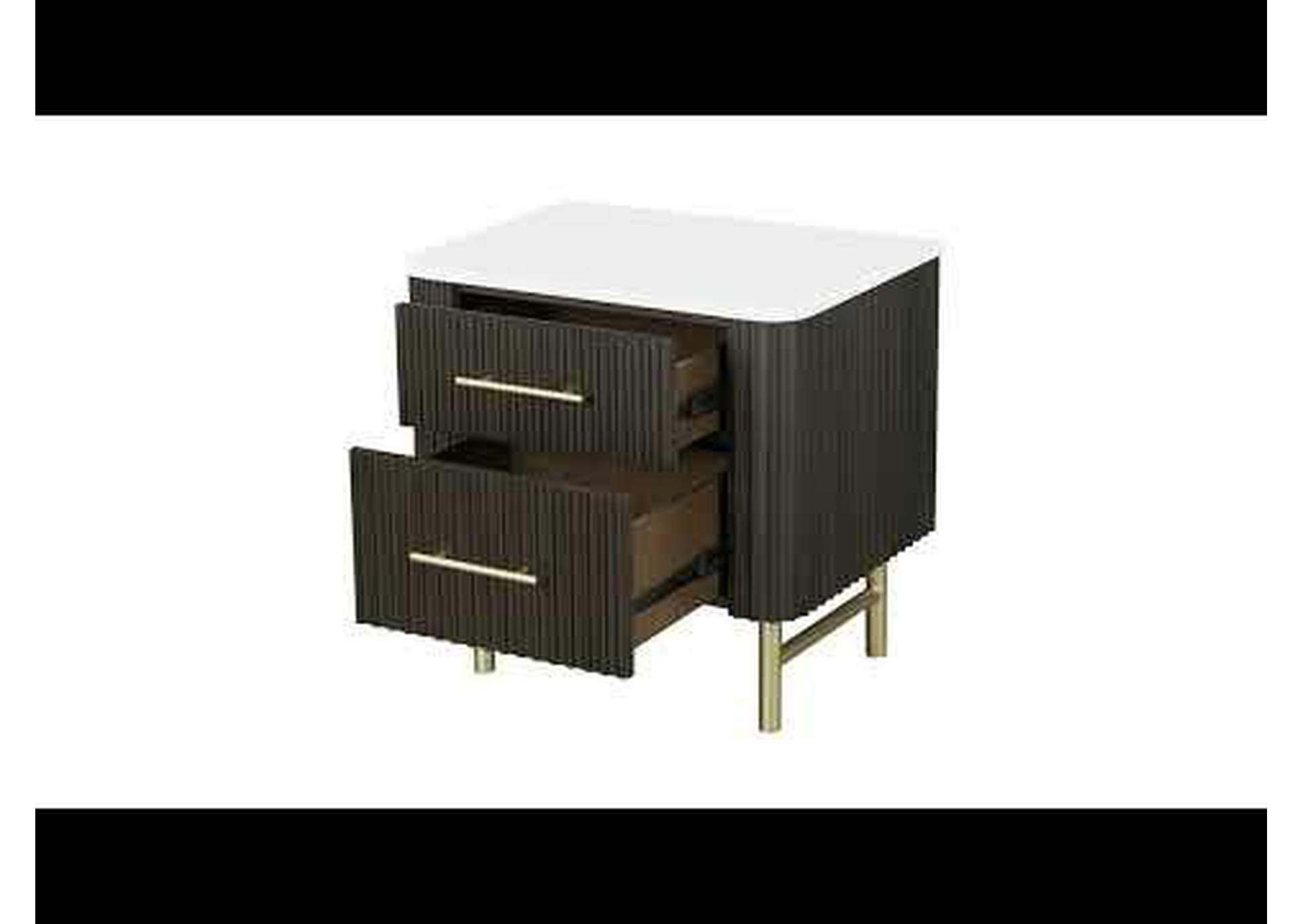 Clayten Queen Bed image 8