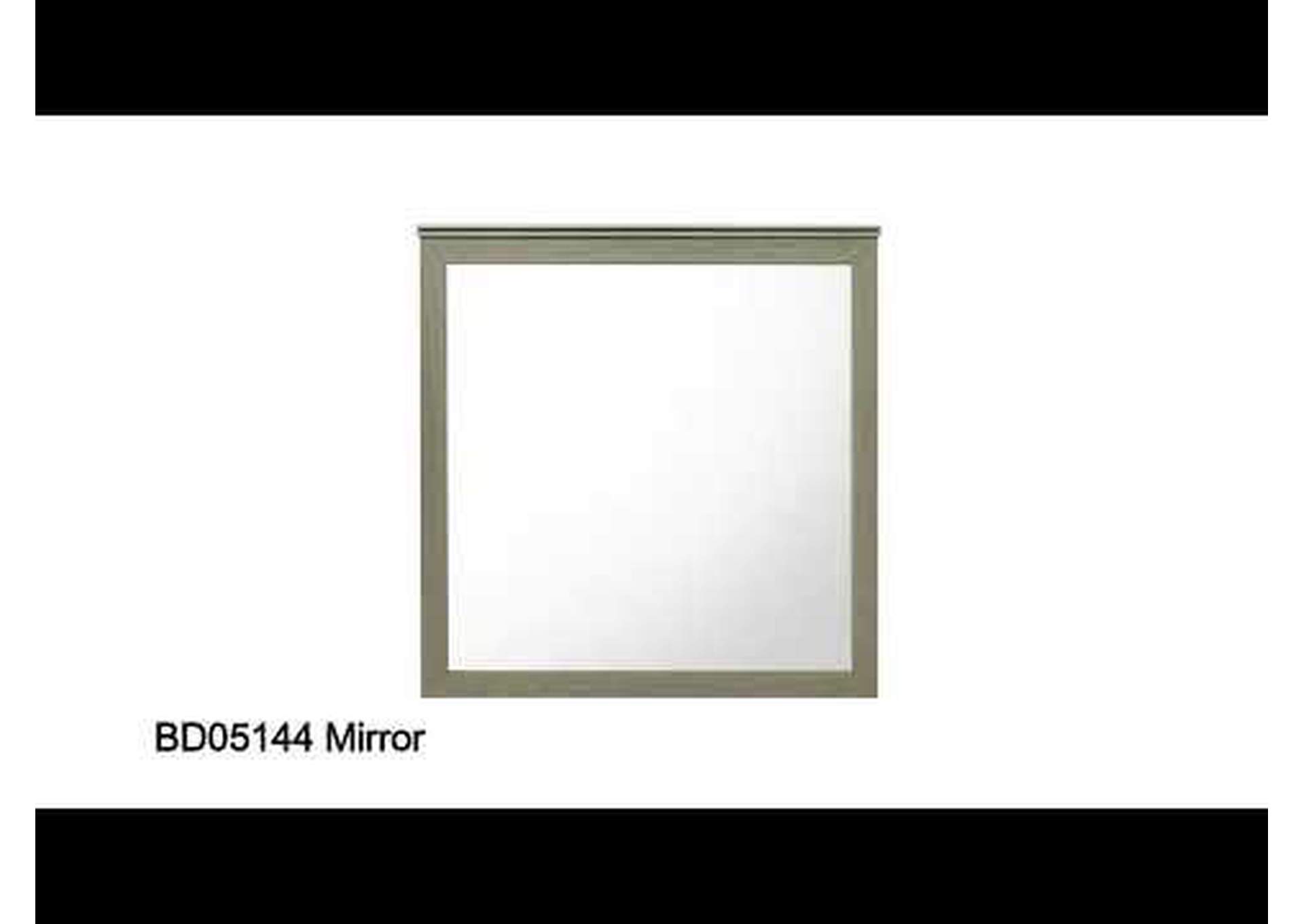 Joanna Mirror image 7