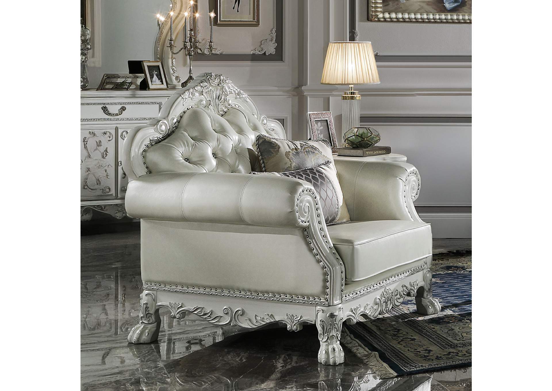Dresden Chair with 2 Pillows