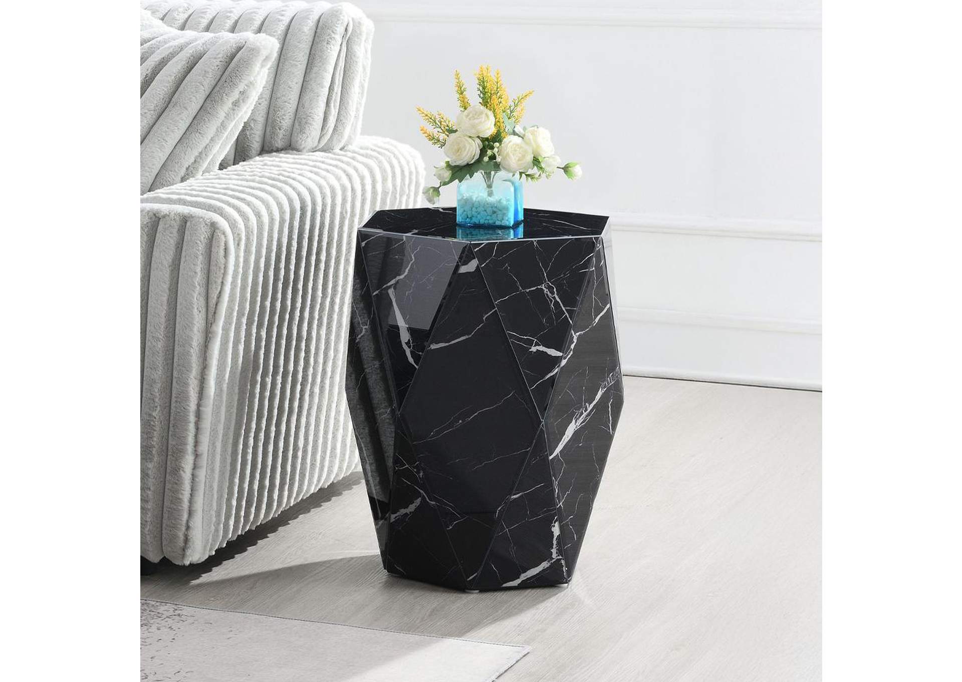 Dara End Table image 1