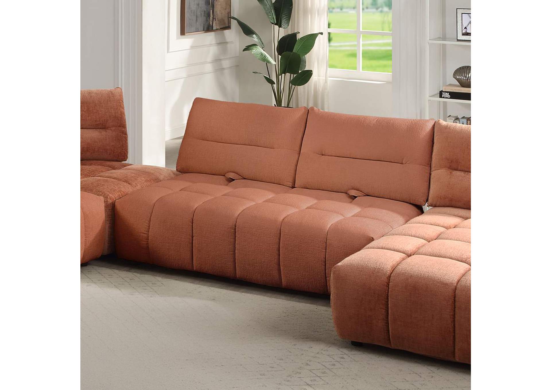 Loanna Moludar - Loveseat image 1