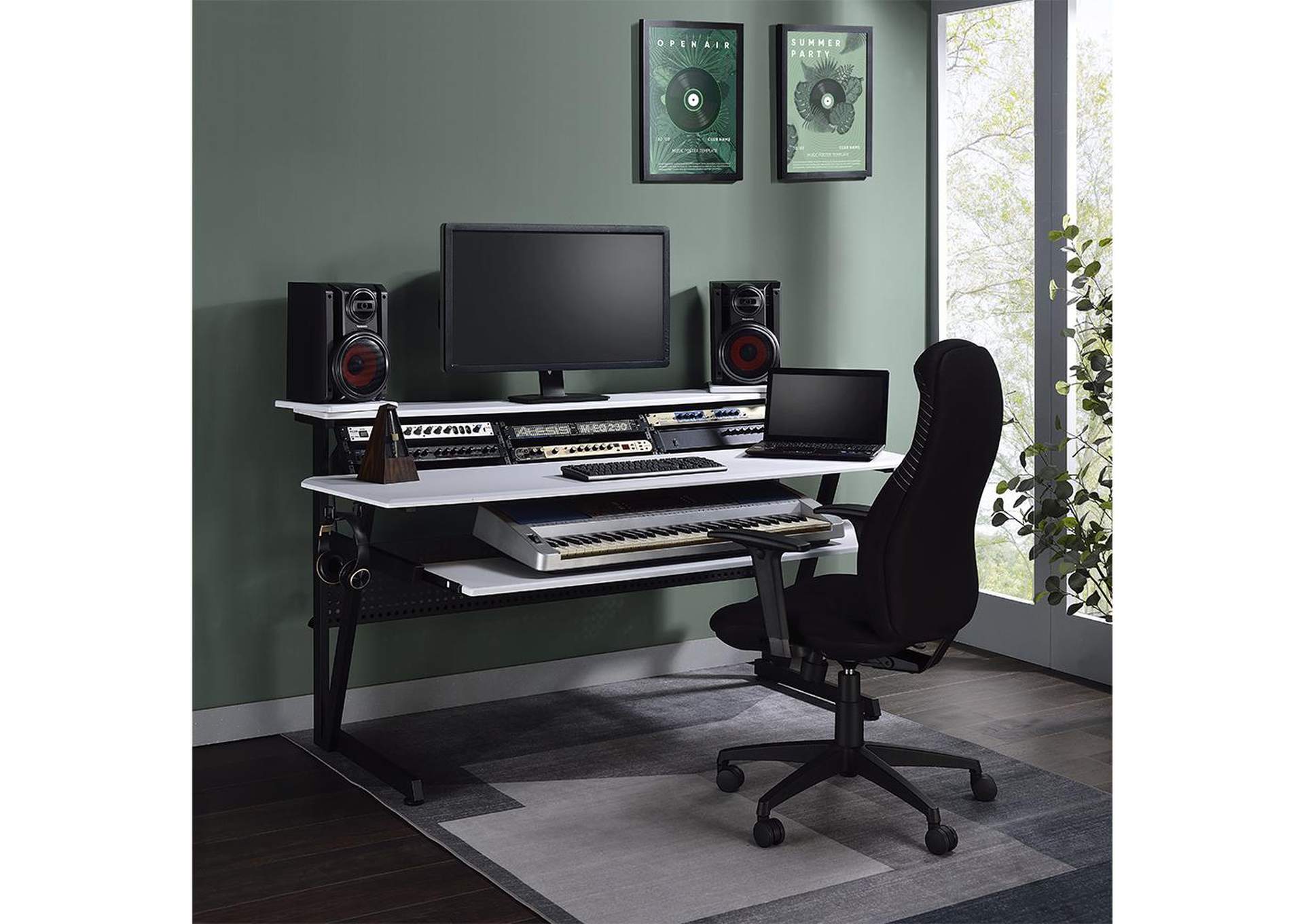 Saida Music Desk image 1