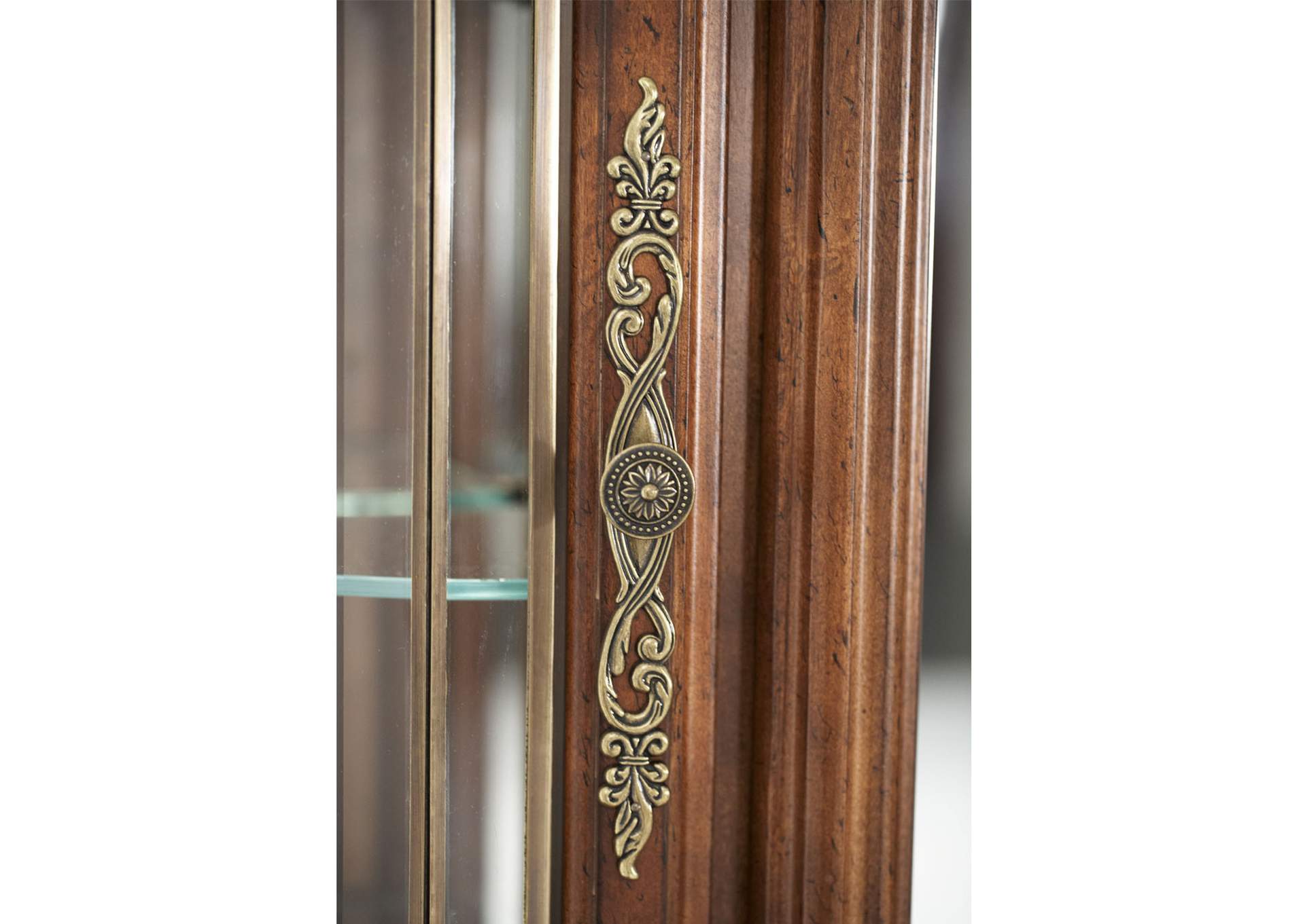 Villa Valencia Dresser with Mirror - Classic Chestnut image 5