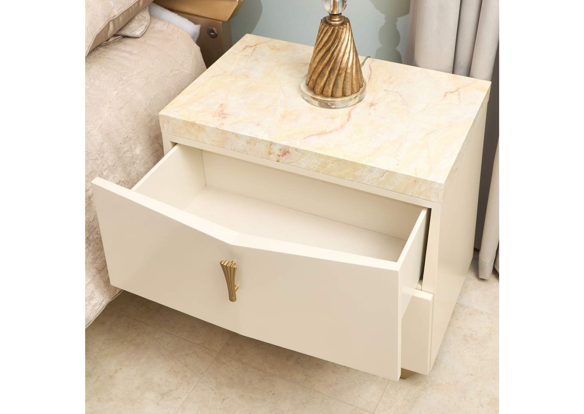Fantosini Nightstand - Creamy Pearl image 3