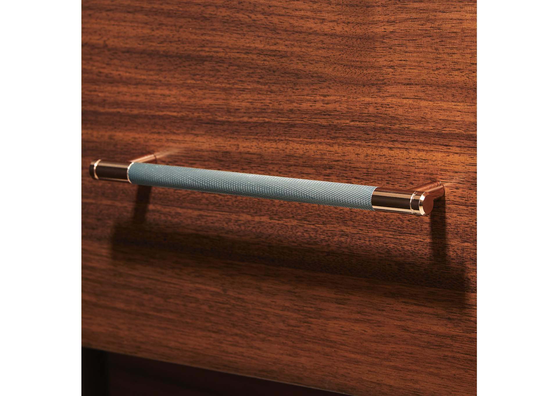 Mason Park 5-Drawer Gentlemen's Chest - Umber image 12