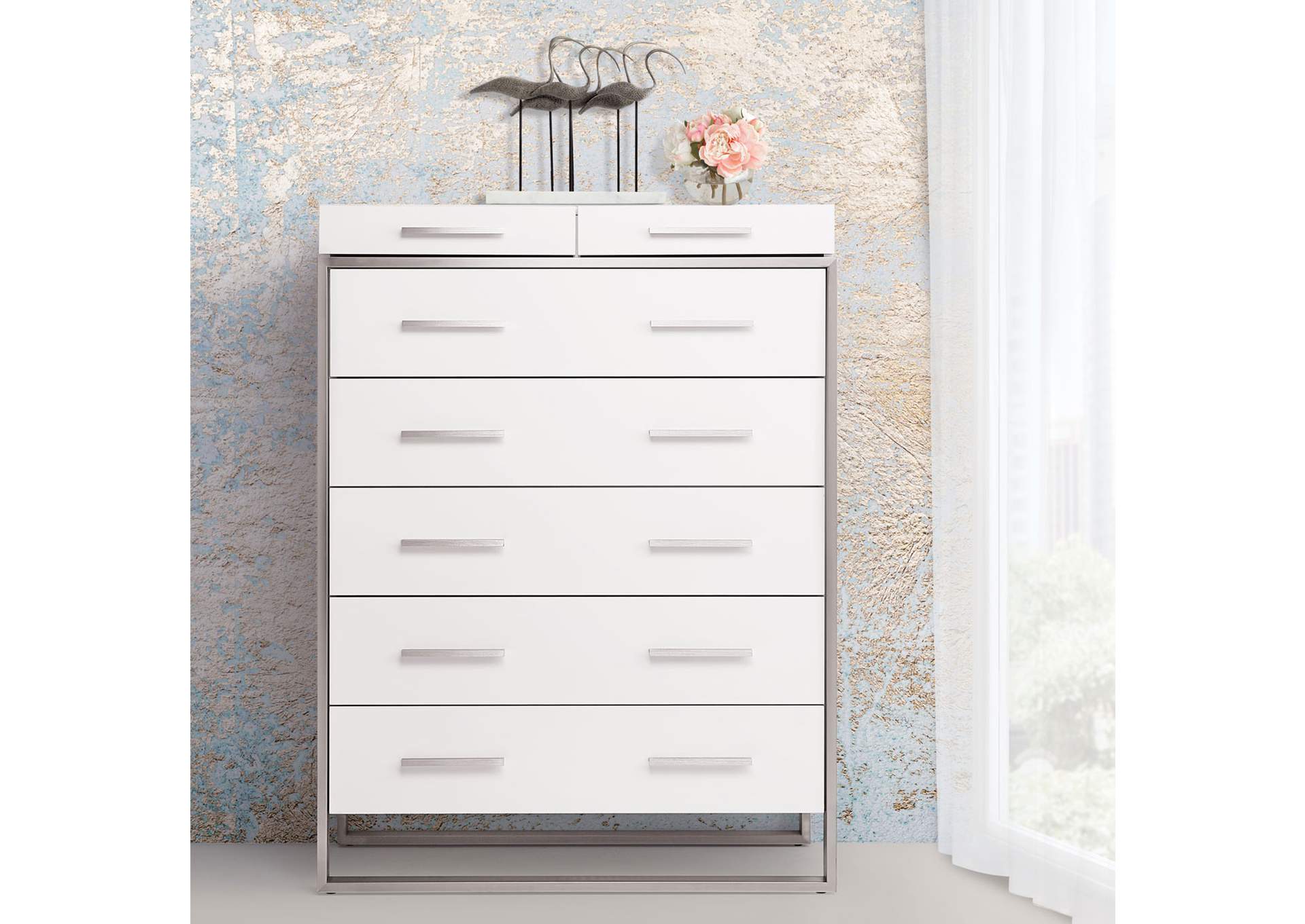 Marquee 7-Drawer Chest - Cloud White image 4