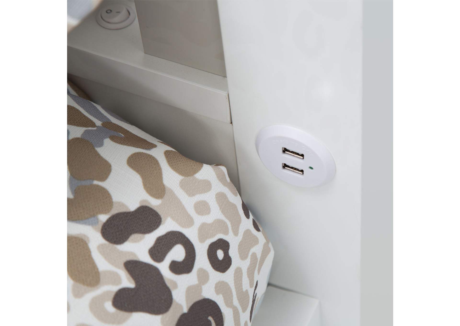 Sky Tower Queen Bed - Cloud White image 20