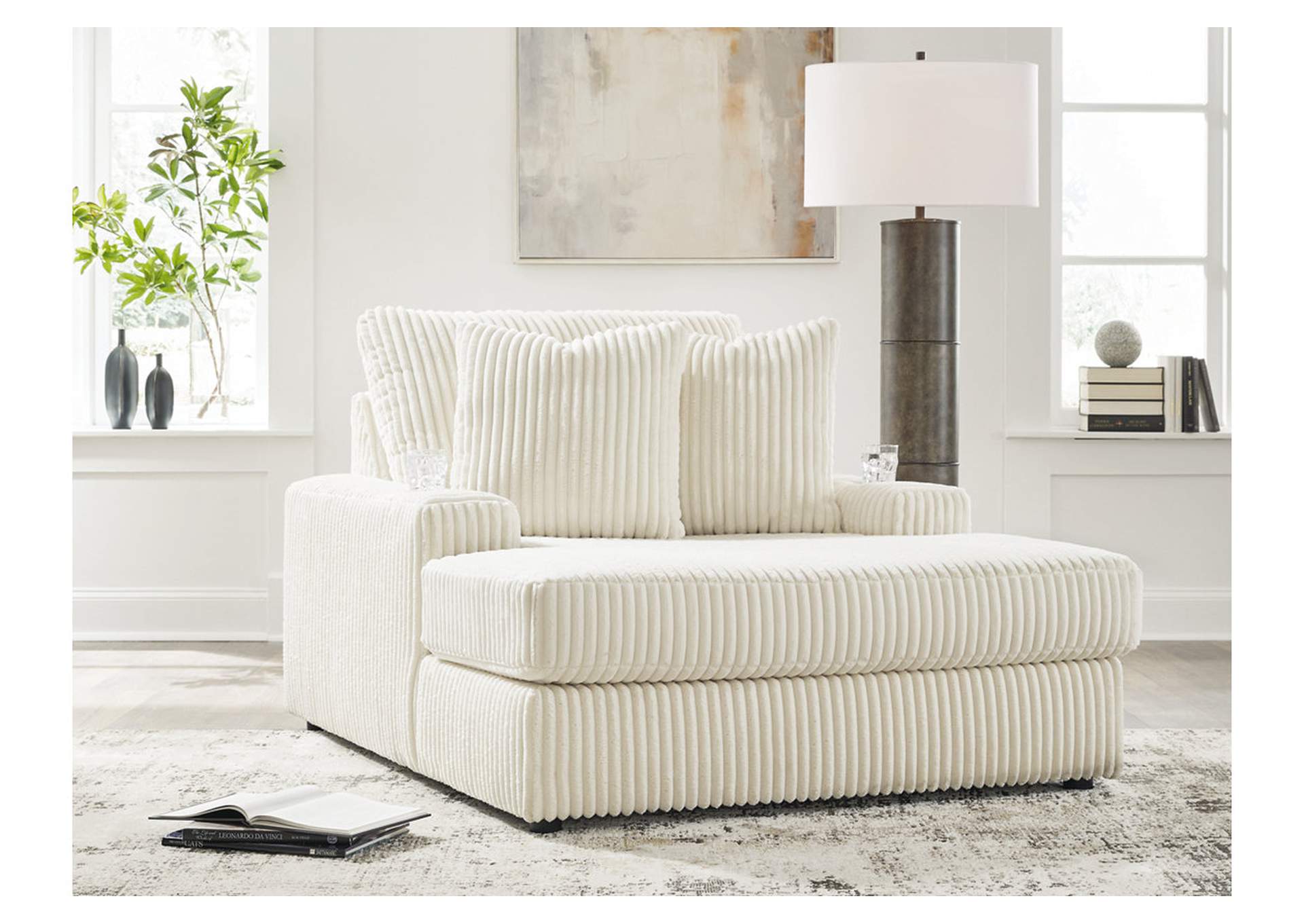 Lindyn Chaise image 12