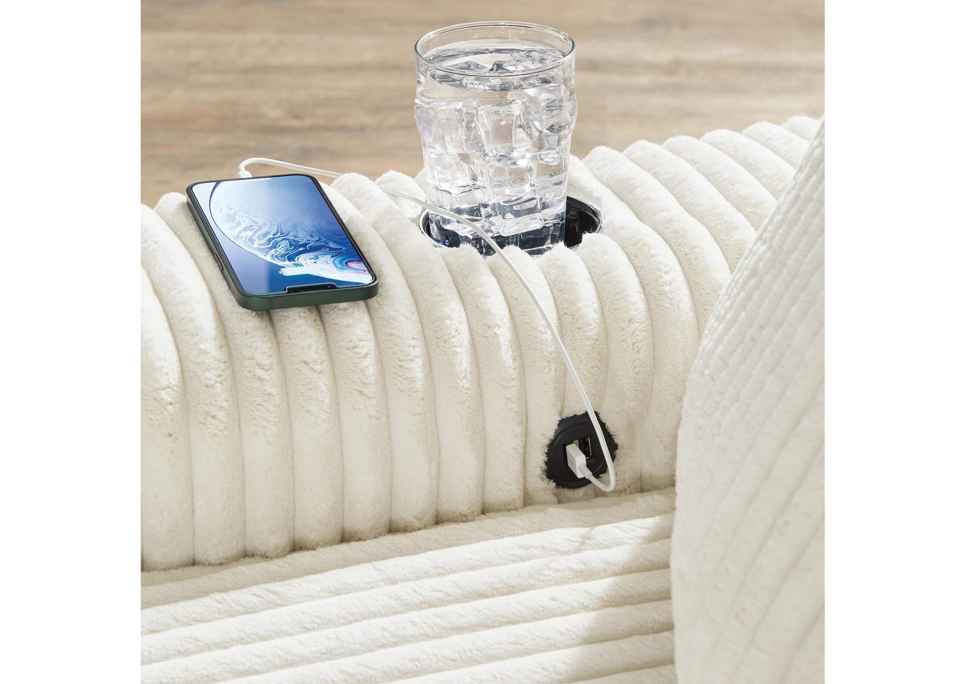 Lindyn Chaise image 8