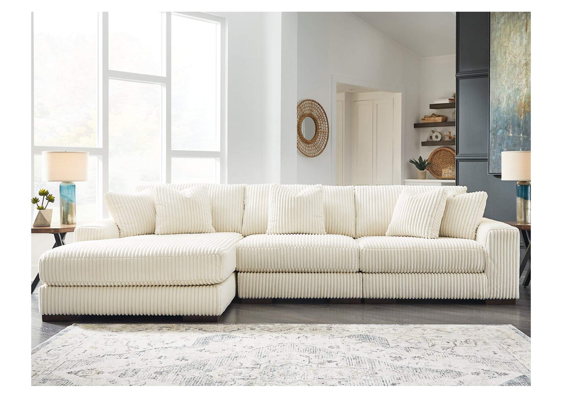 Lindyn 3-Piece Sectional with Chaise image 11