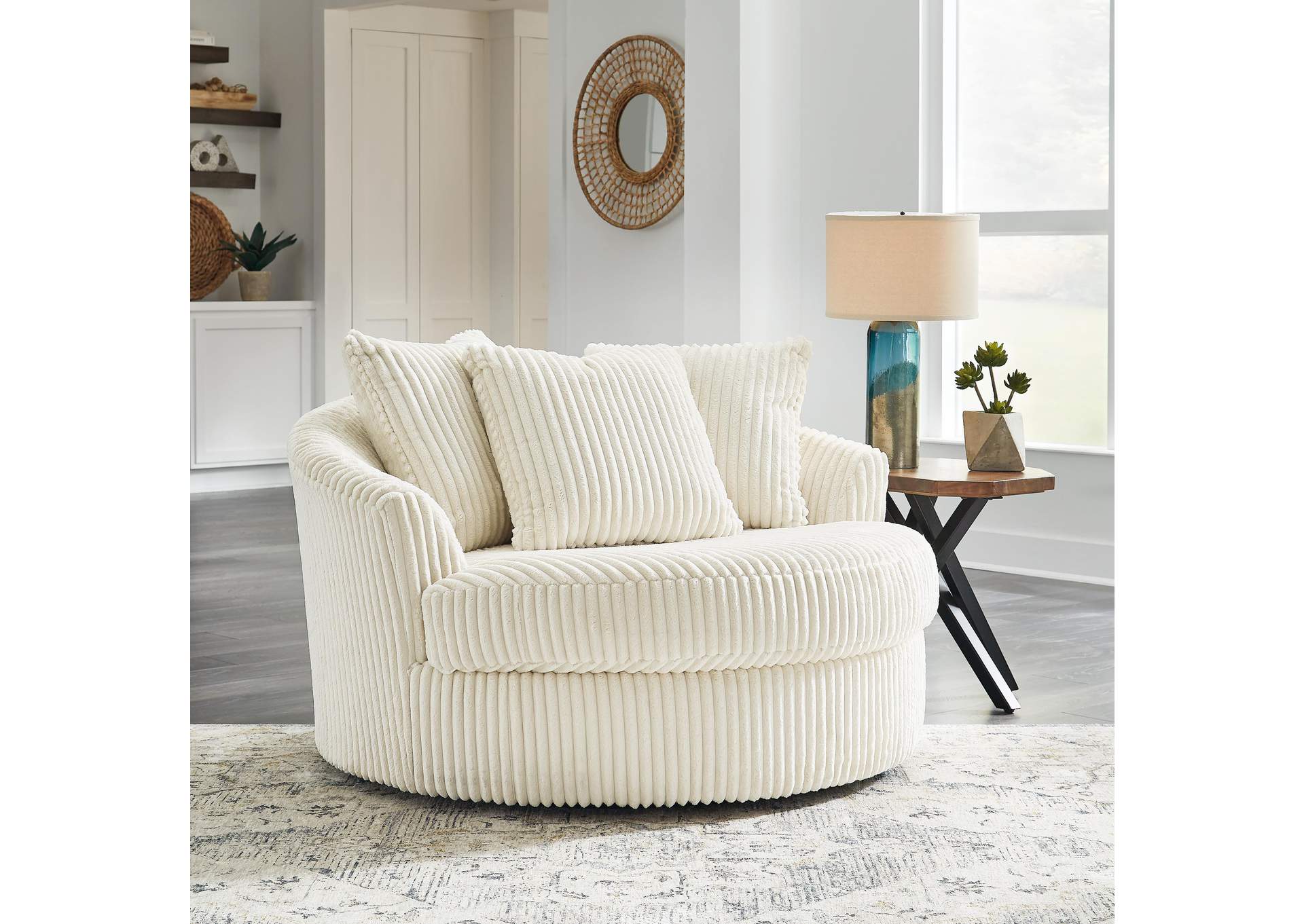 Lindyn Oversized Swivel Accent Chair image 3