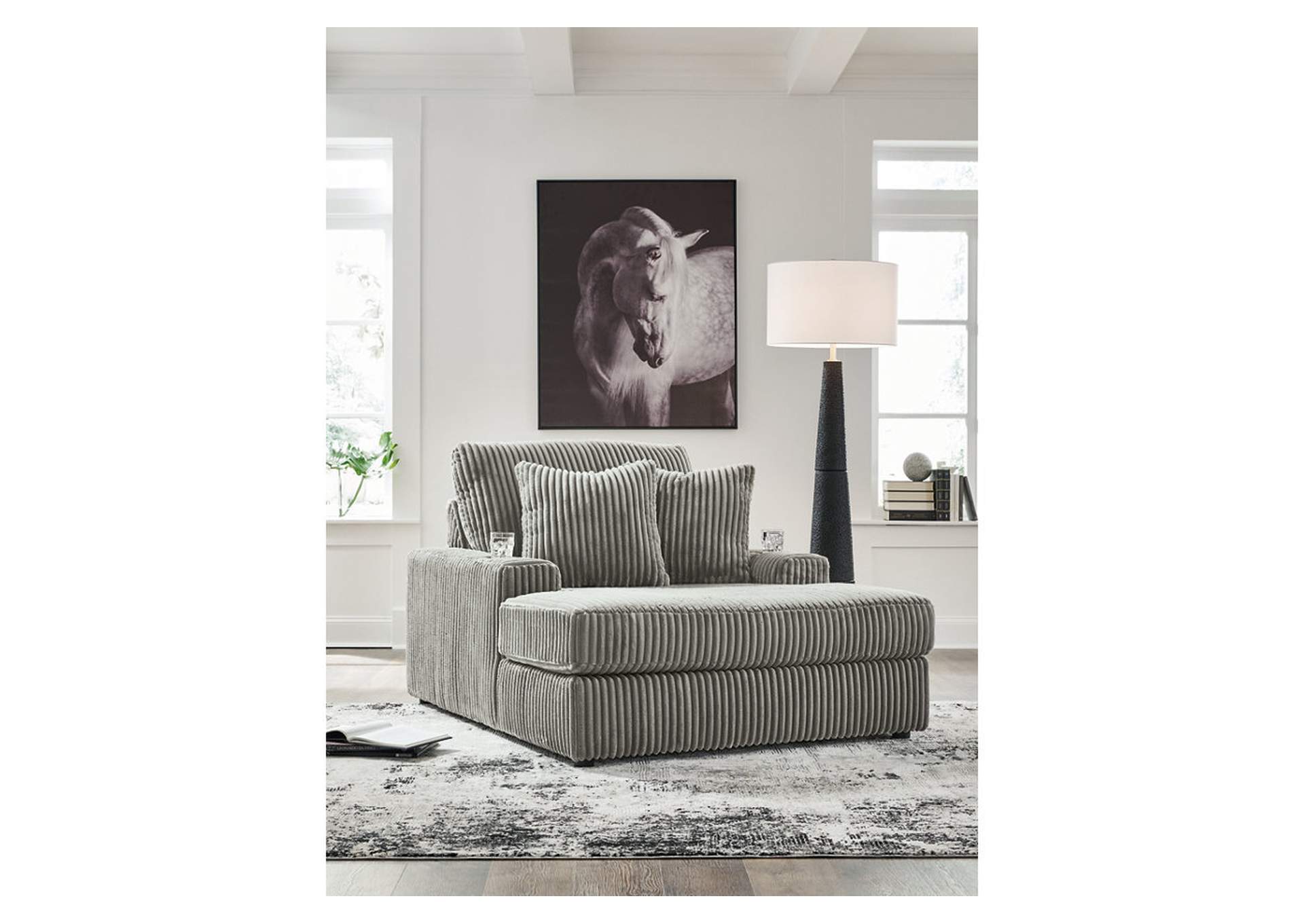 Lindyn Chaise image 13