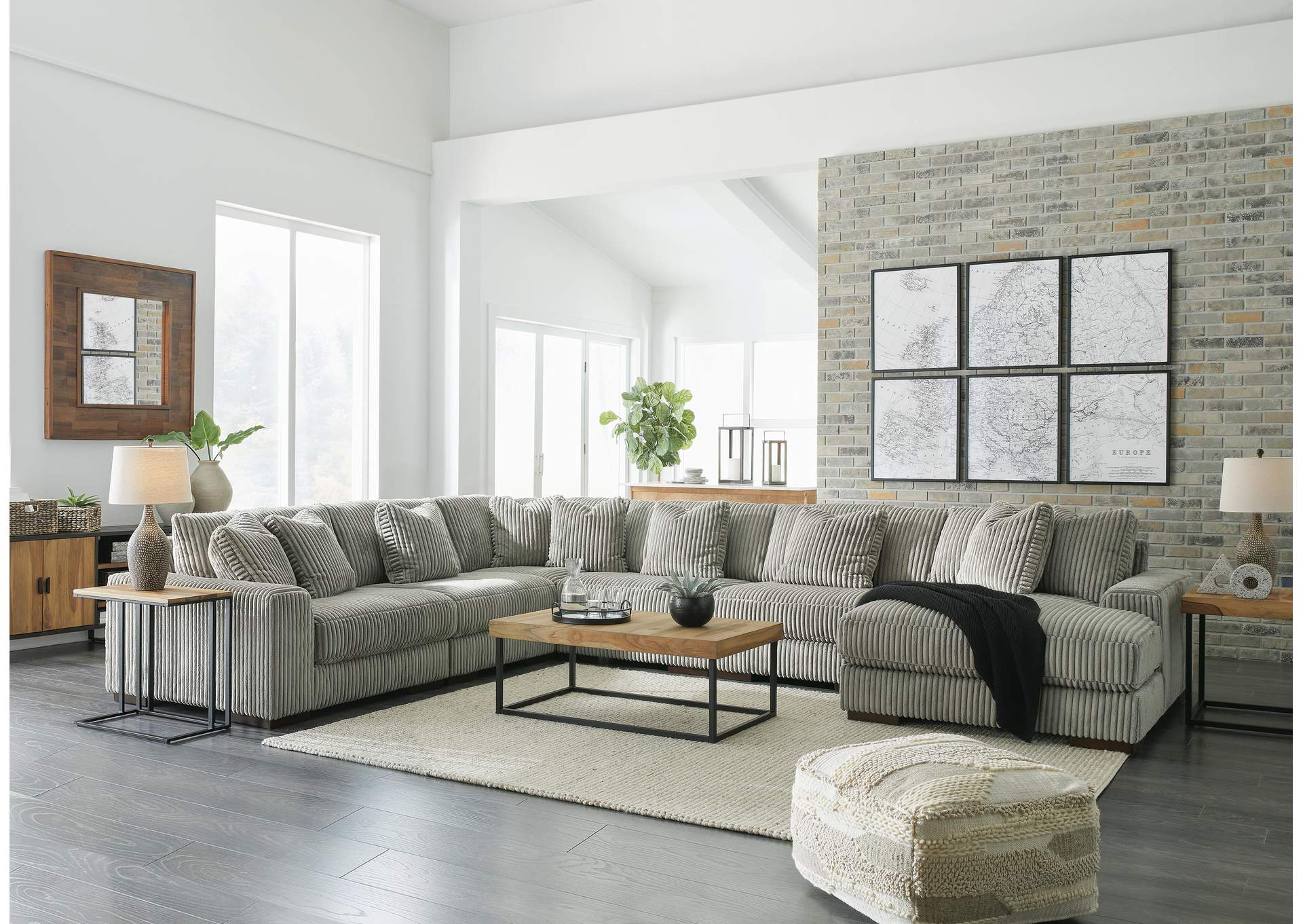 Lindyn 6-Piece Sectional with Chaise image 2