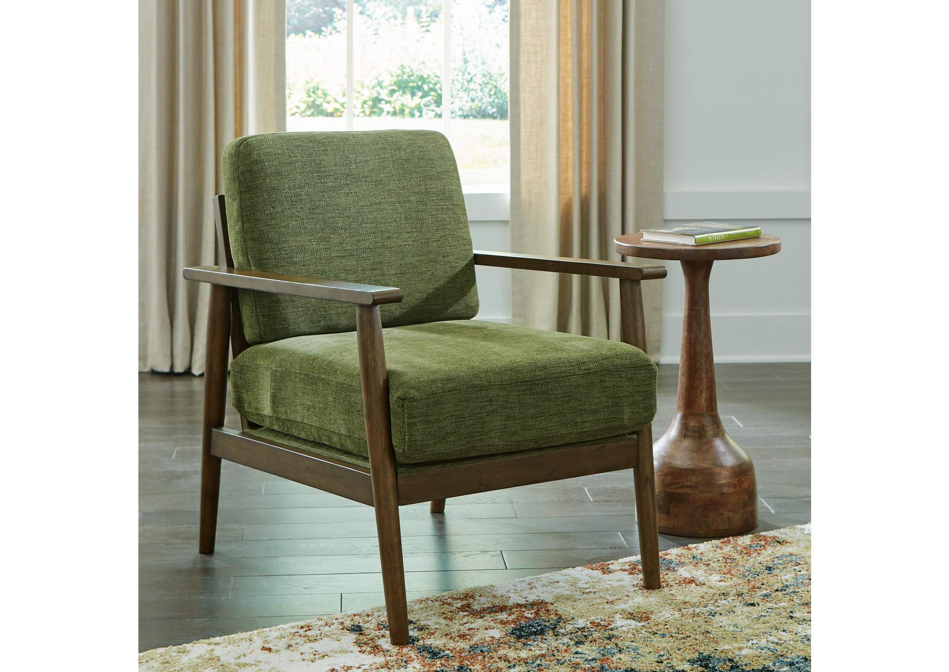 Bixler Showood Accent Chair image 2