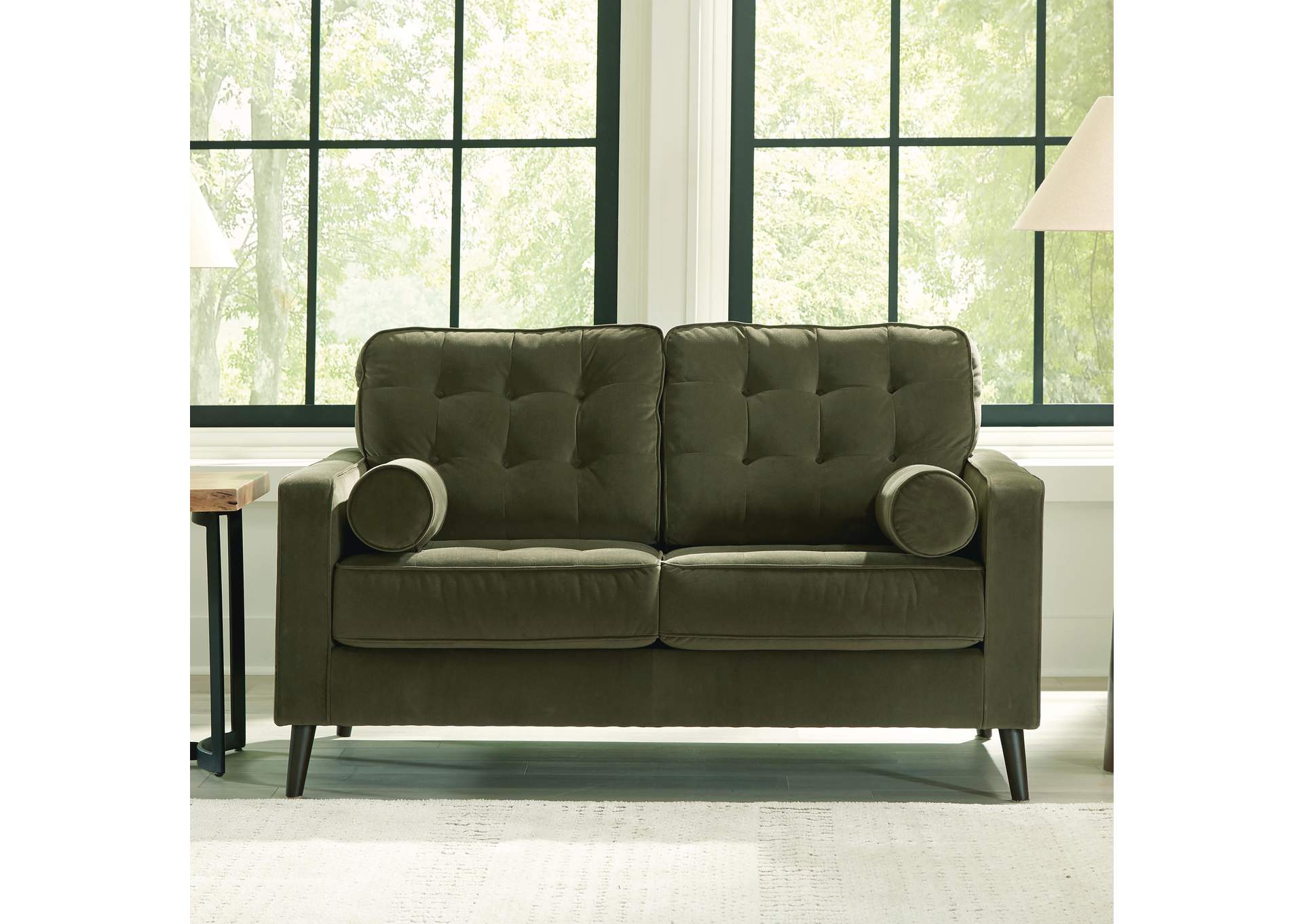 Reveon Lakes Loveseat image 2
