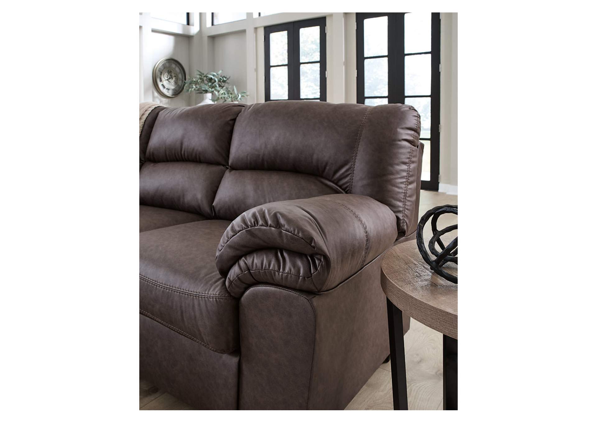 WillowBend 3-Piece Sectional image 3