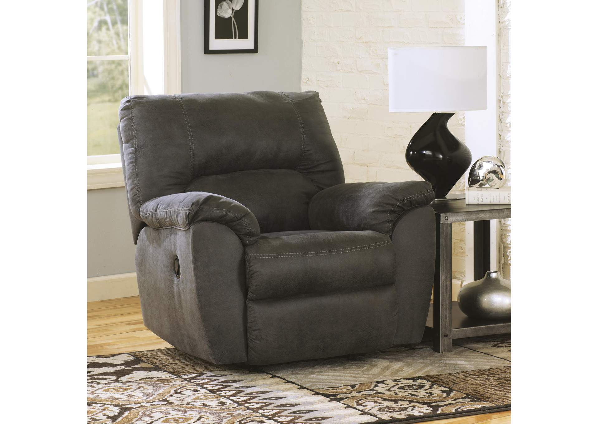 Tambo Recliner image 4