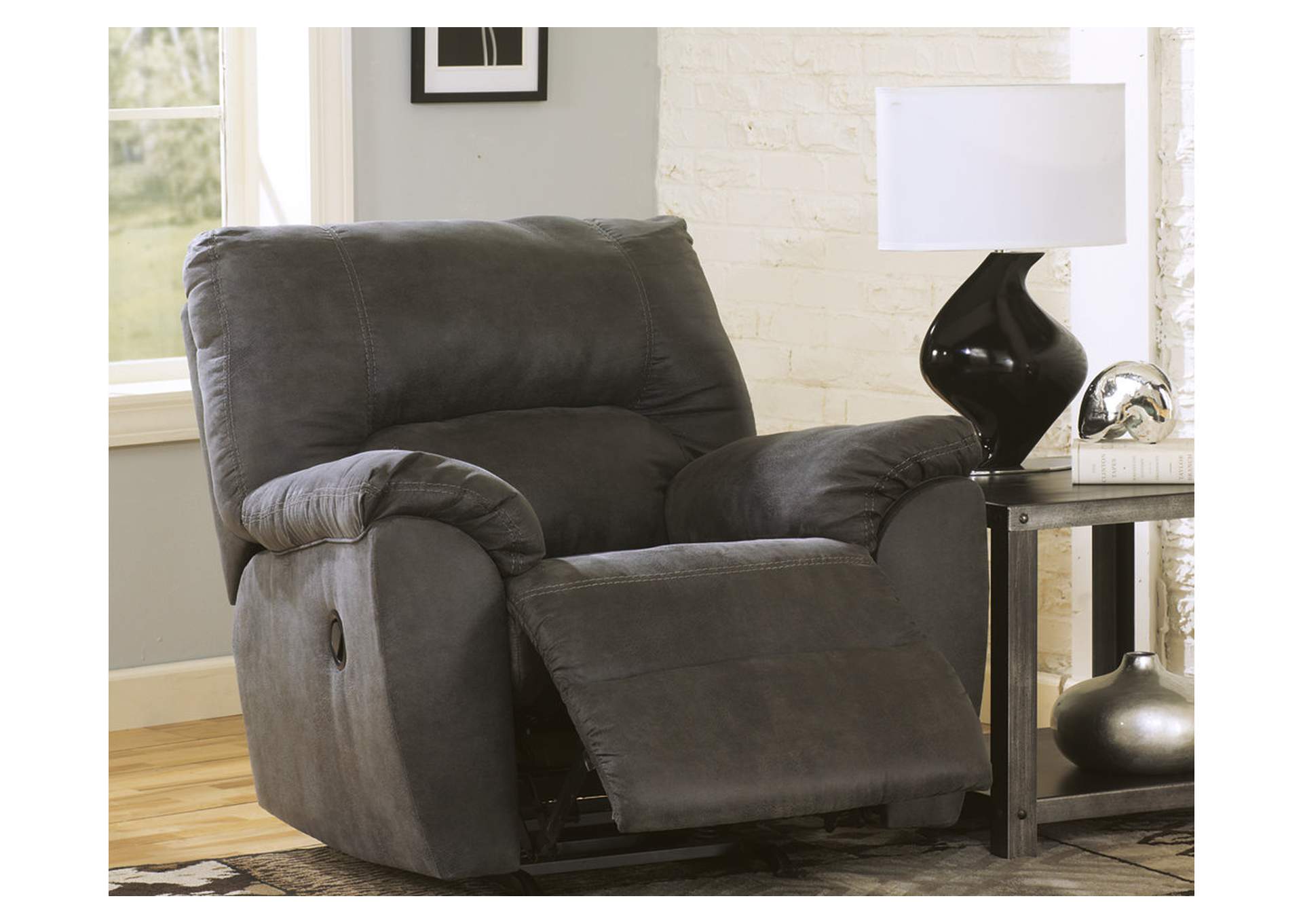 Tambo Recliner image 3