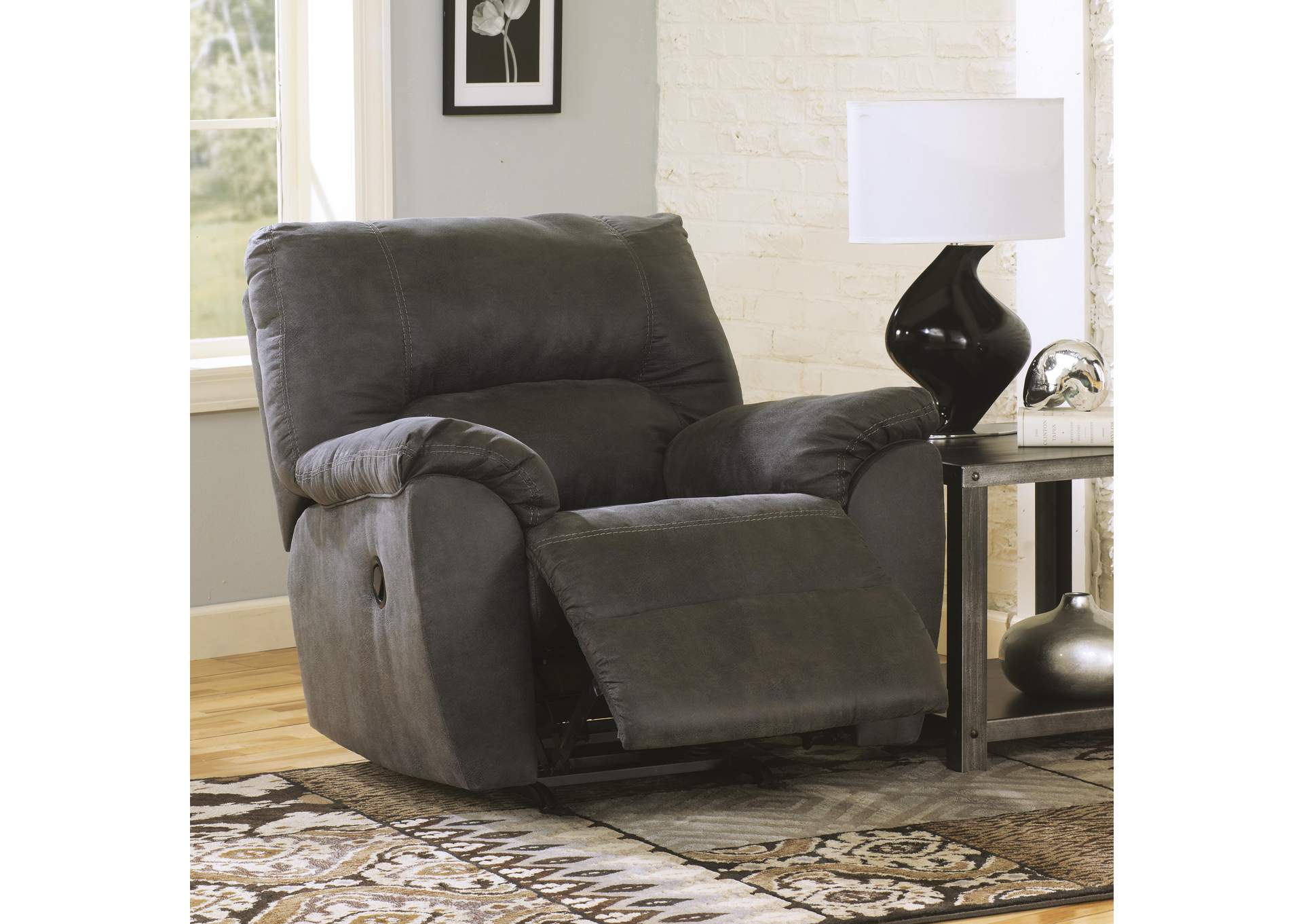 Tambo Recliner image 3
