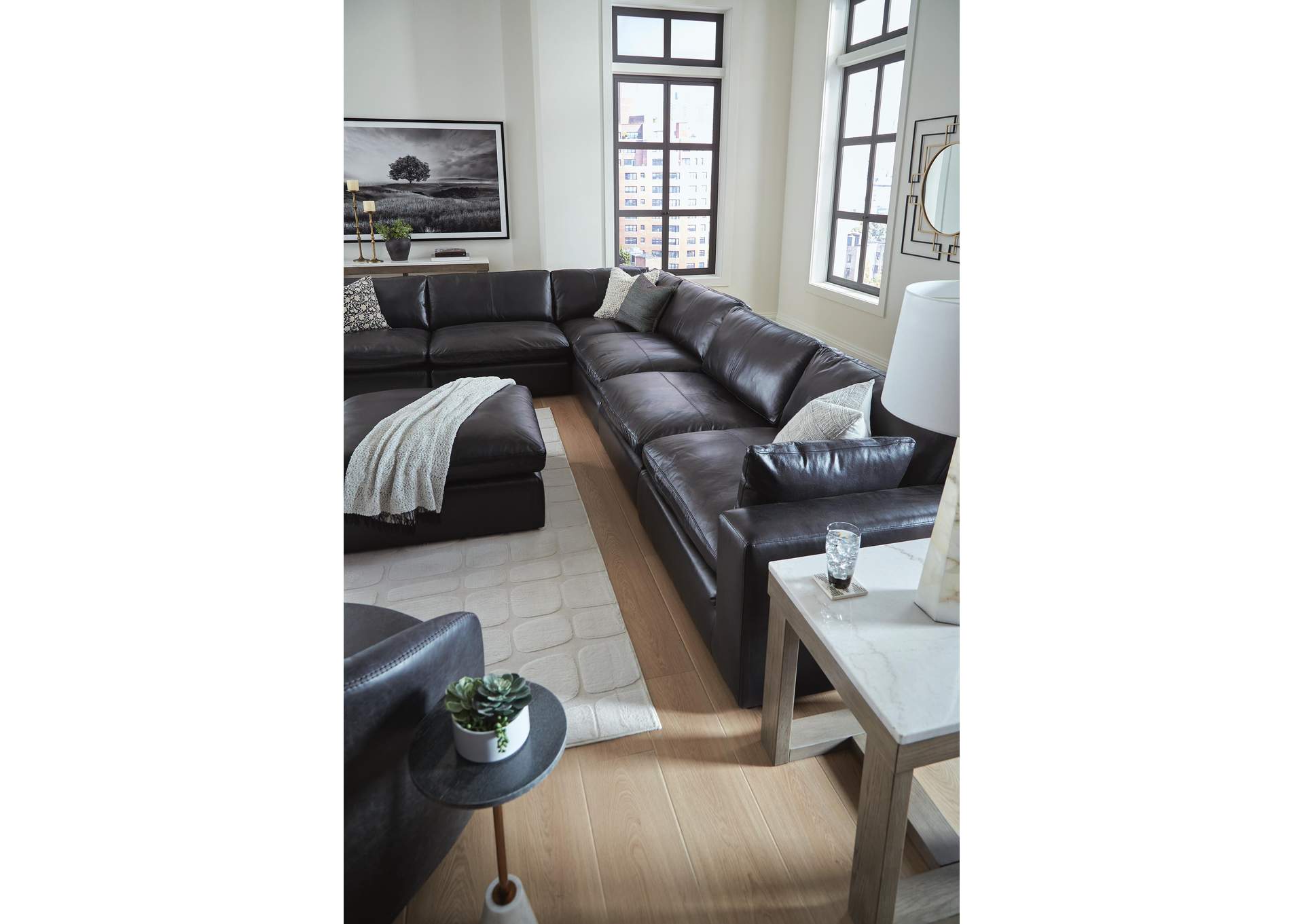 Emilia 7-Piece Sectional image 6