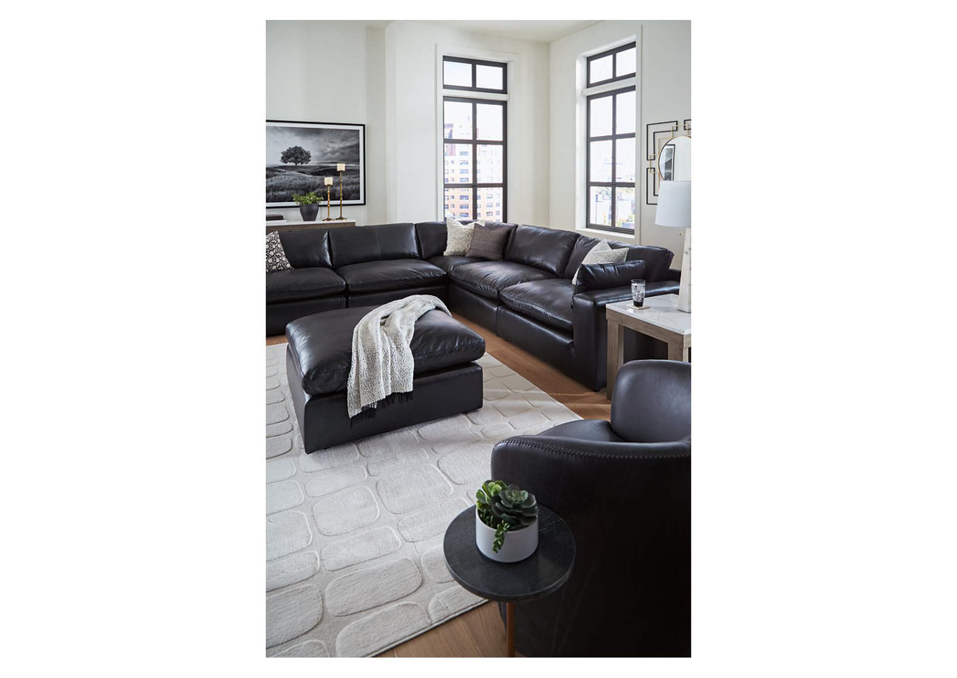 Emilia 5-Piece Sectional image 9