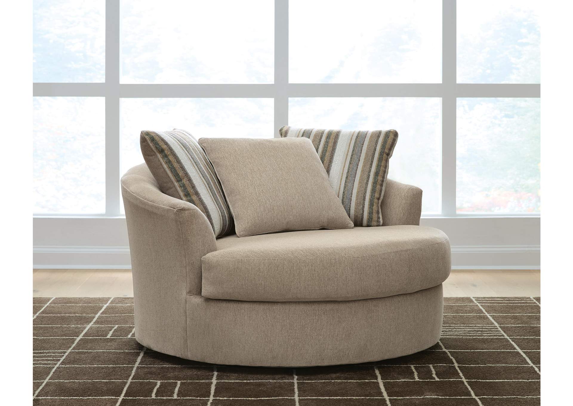 Linenhause Oversized Swivel Accent Chair image 2