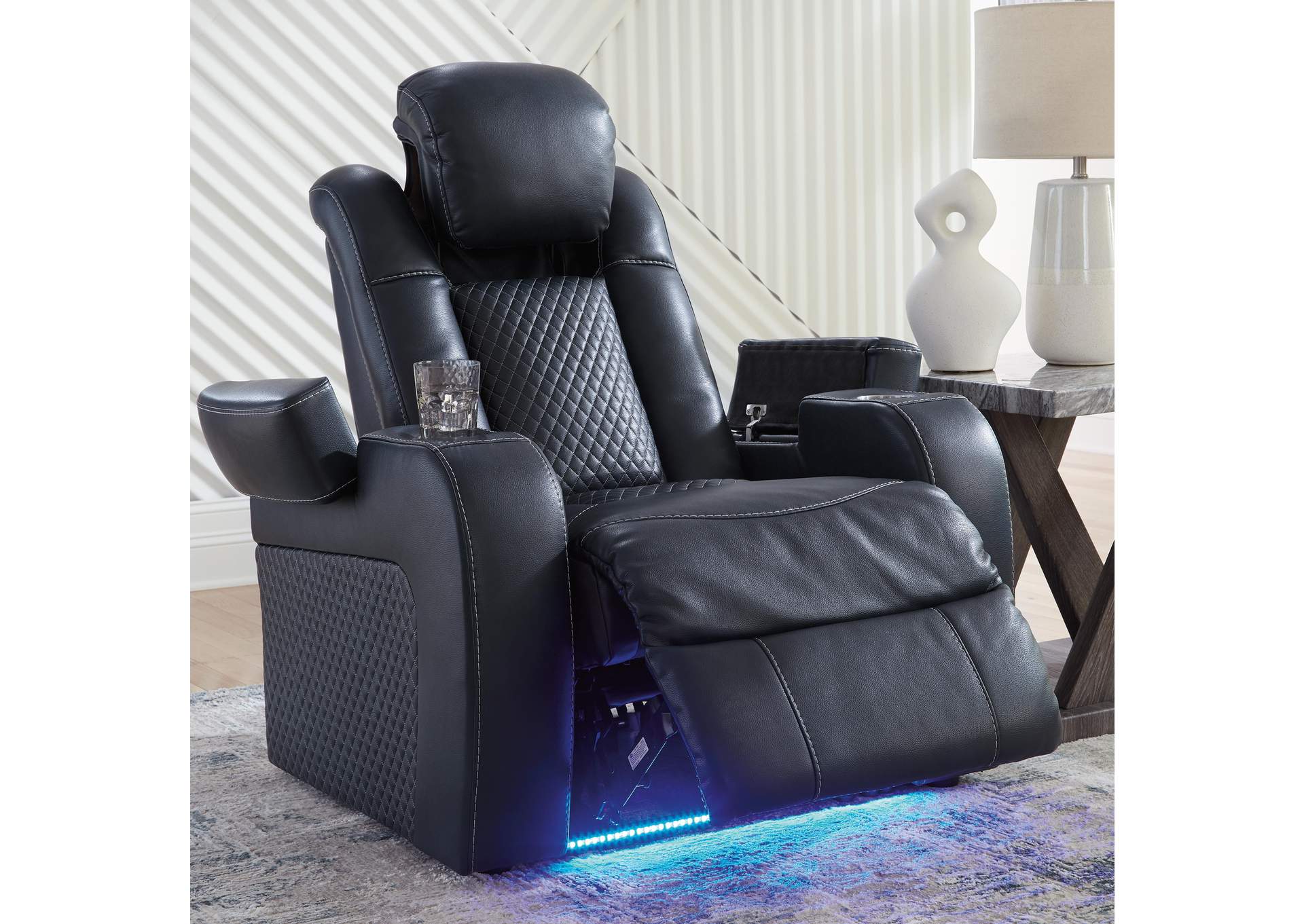 Fyne-Dyme Power Recliner image 4