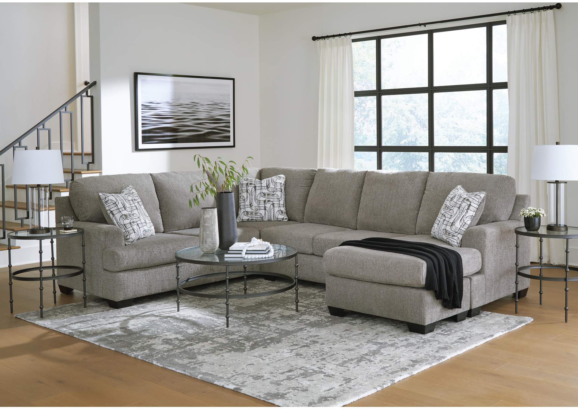 Erinsburg 2-Piece Sectional with Chaise image 3
