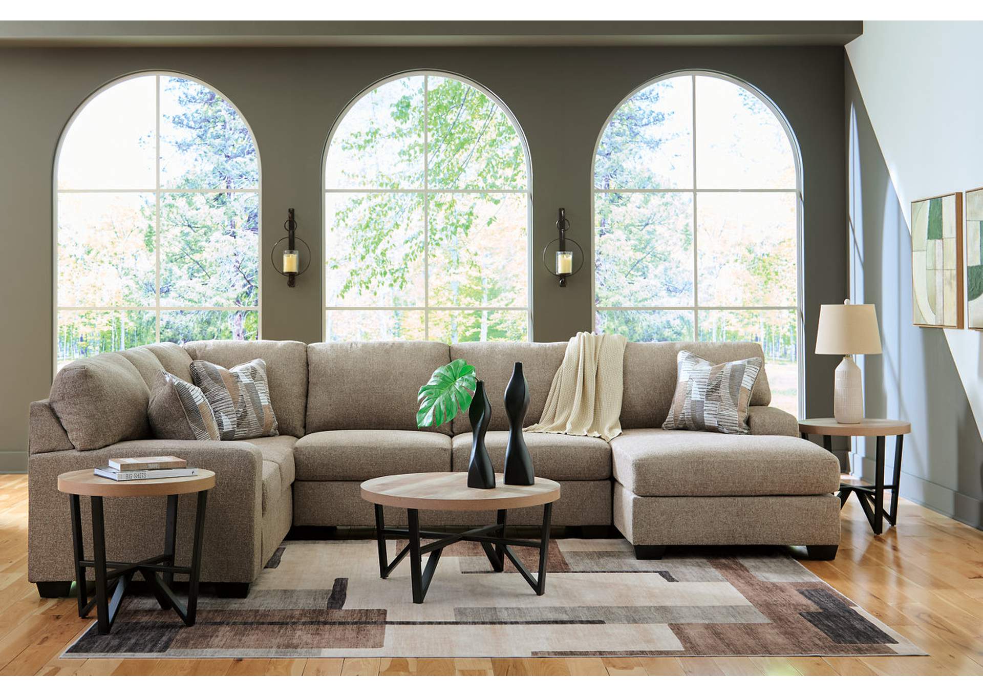 Newellen 3-Piece Sectional with Chaise image 3