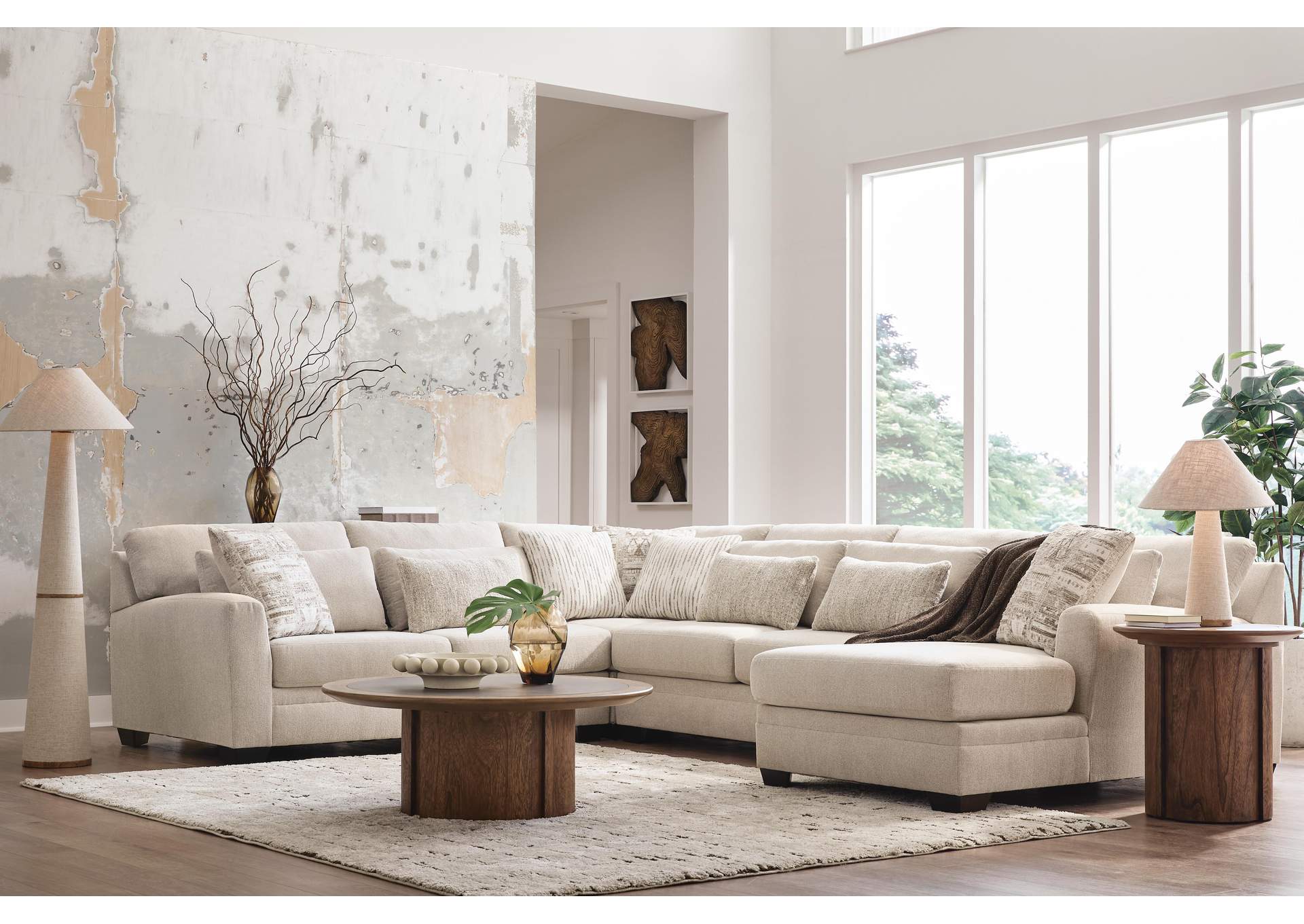 Mandi Point 4-Piece Sectional with Chaise image 3
