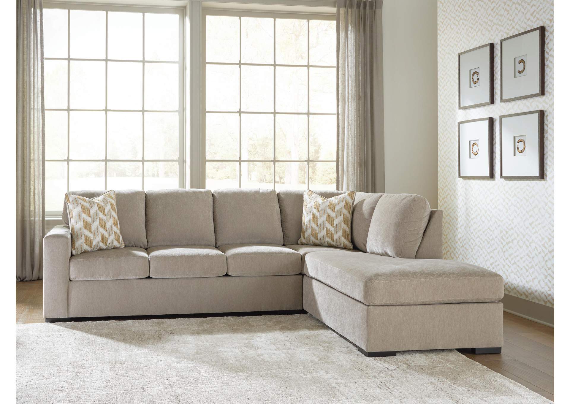 Bridgepoint 2-Piece Sectional with Chaise image 4