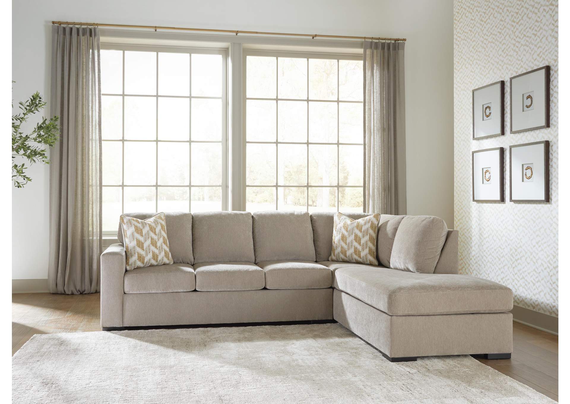 Bridgepoint 2-Piece Sectional with Chaise image 2