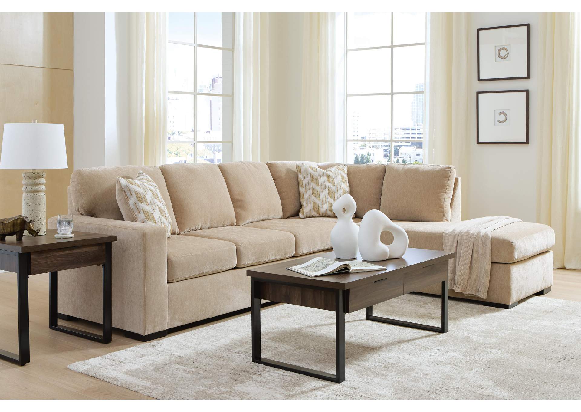 Bridgepoint 2-Piece Sectional with Chaise image 3