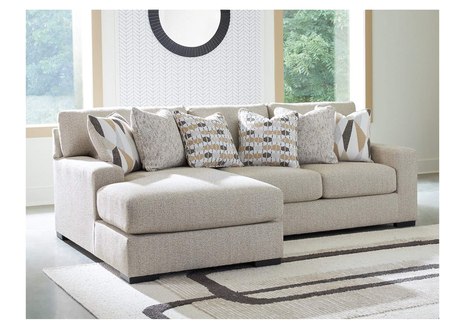 Laurelgrove 2-Piece Sectional Sofa Chaise image 2