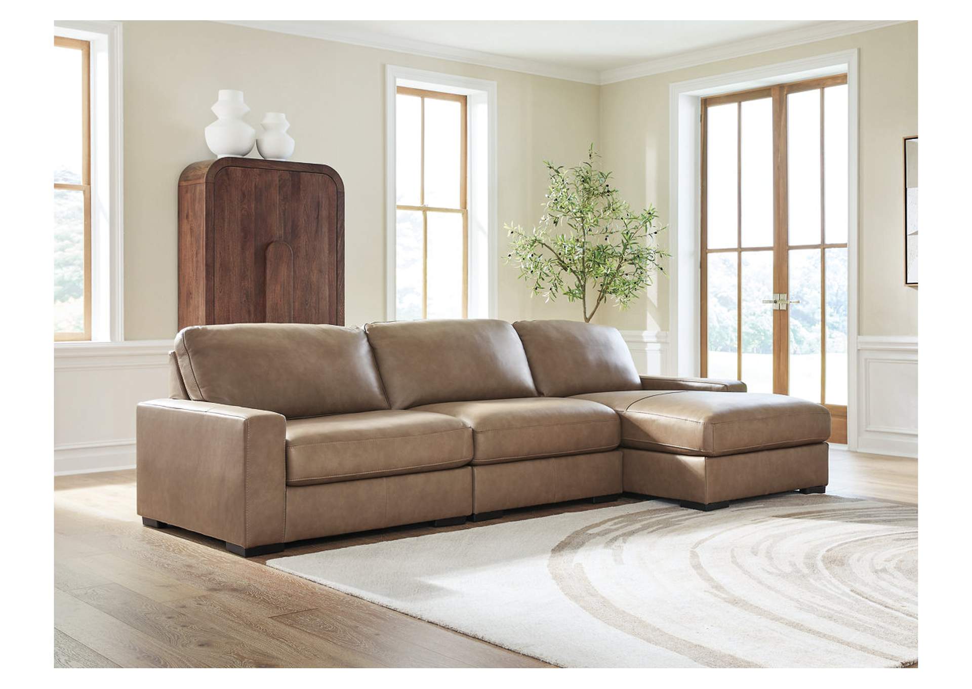 Veronella 3-Piece Sectional with Chaise image 3