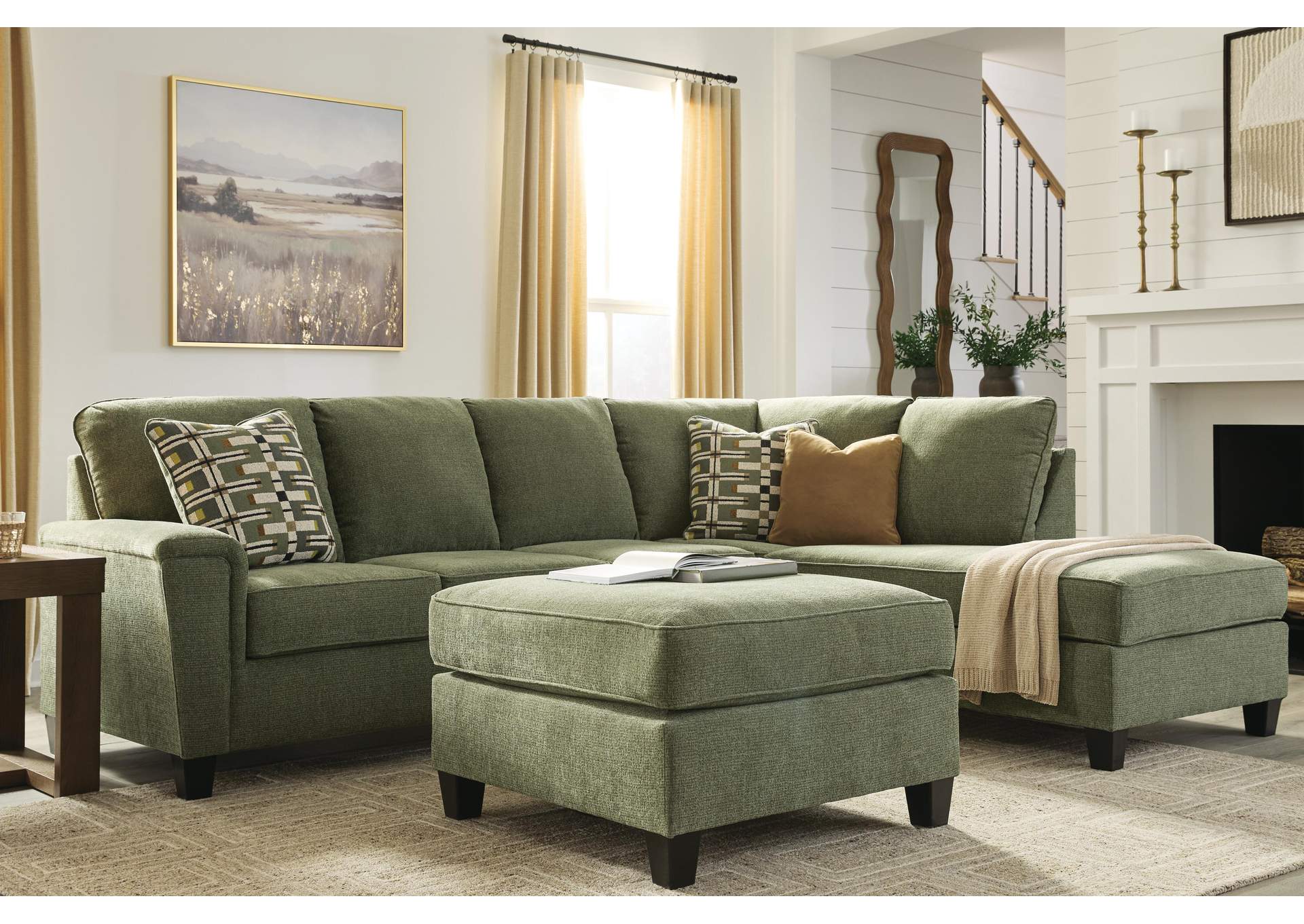 Leeshan 2-Piece Sectional with Chaise image 3