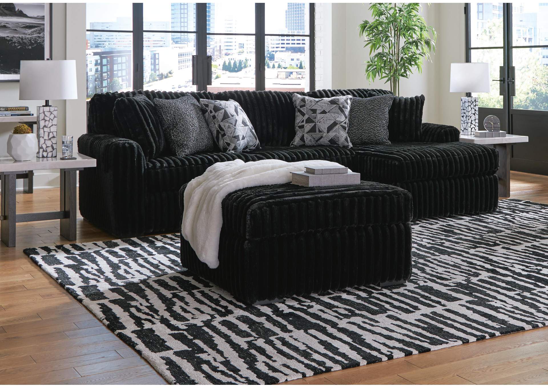 Midnight-Madness 3-Piece Sectional with Chaise image 6
